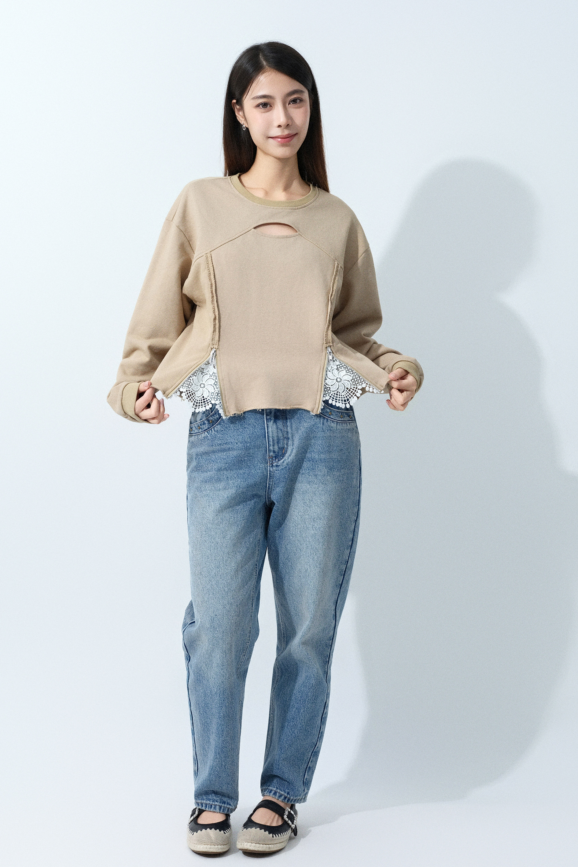 拉鏈蕾絲褶開洞衛衣 (預購產品）