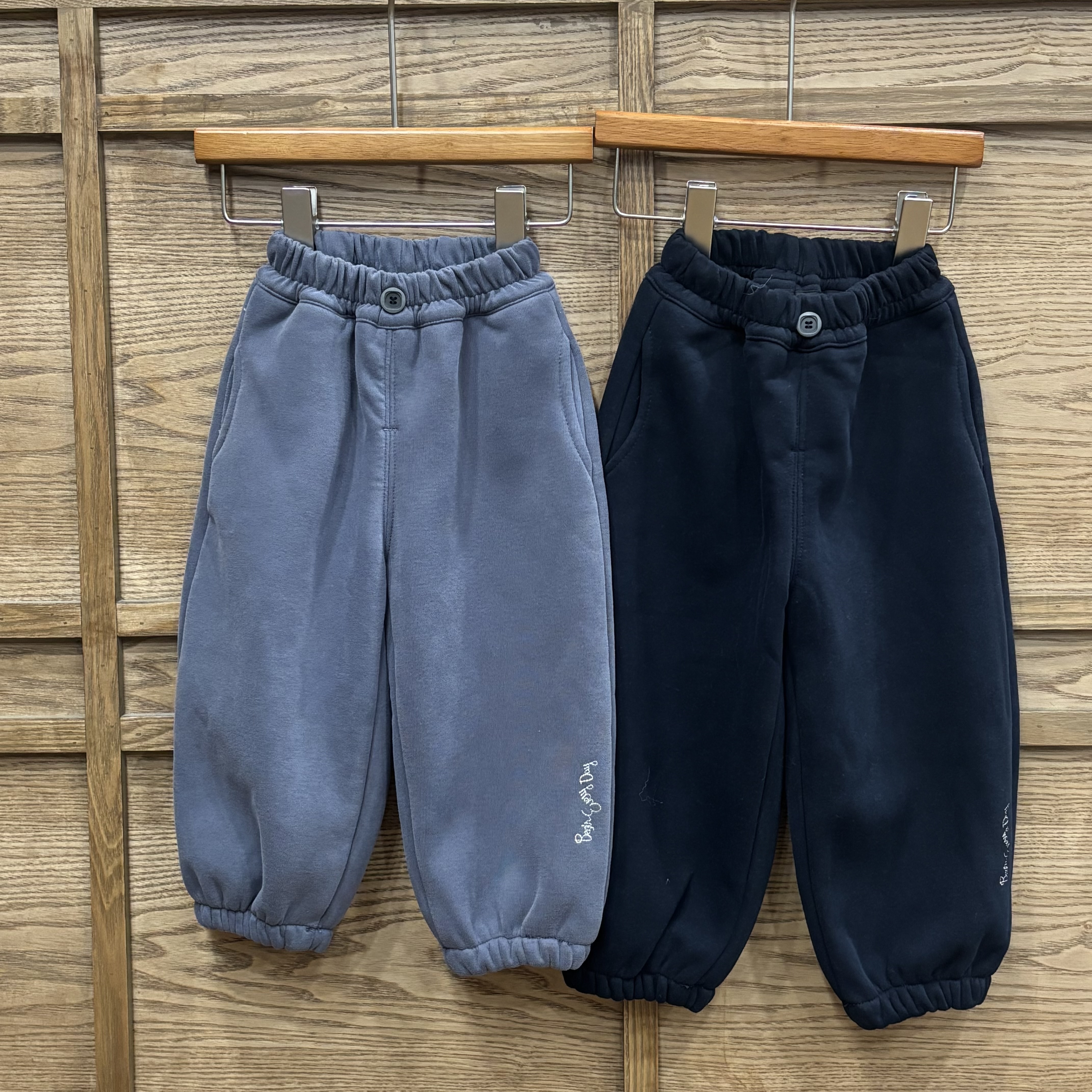 A03970褲腳繡字加絨棉褲