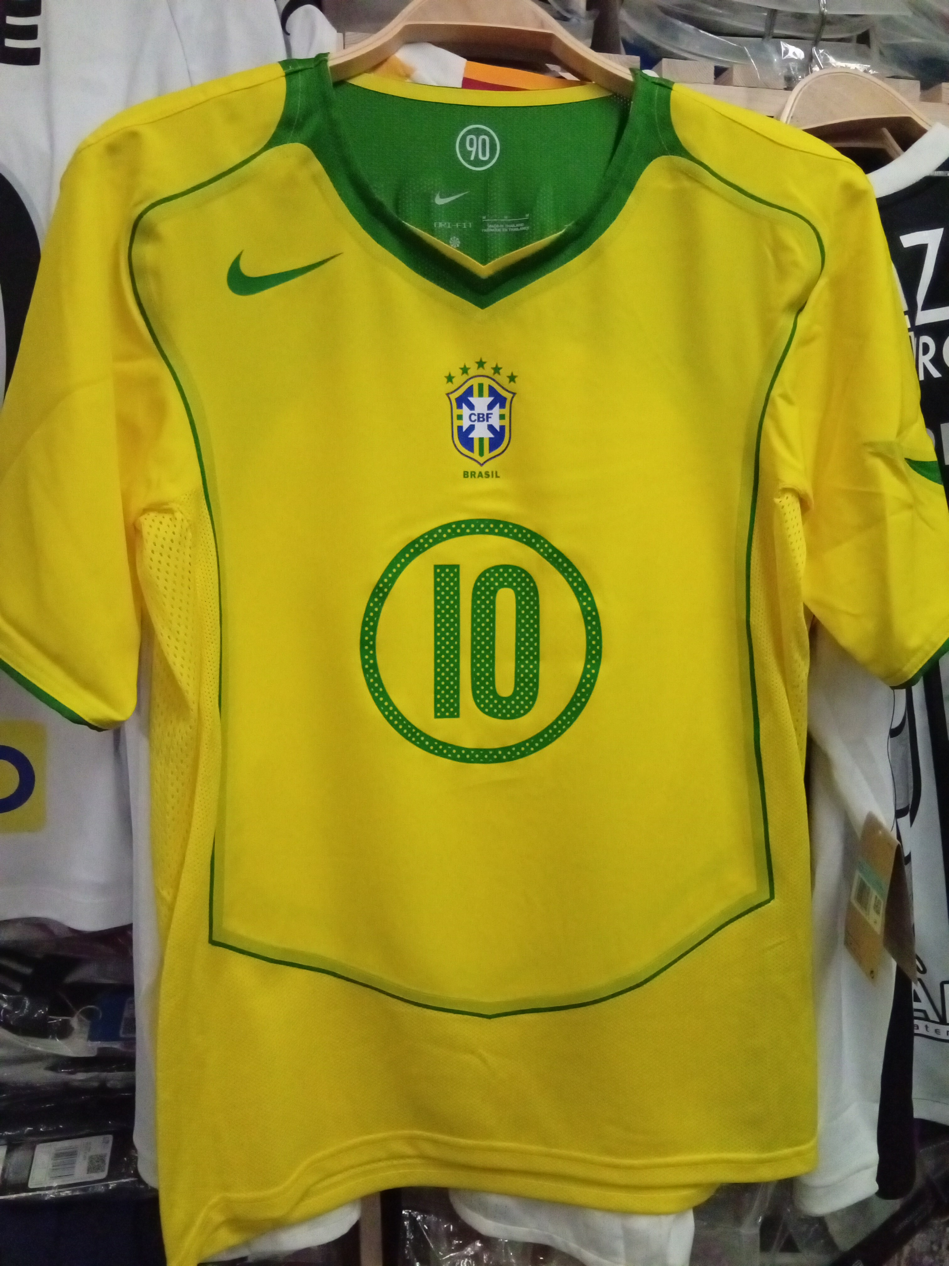 2004巴西國家隊主場朗拿甸奴復刻球衣