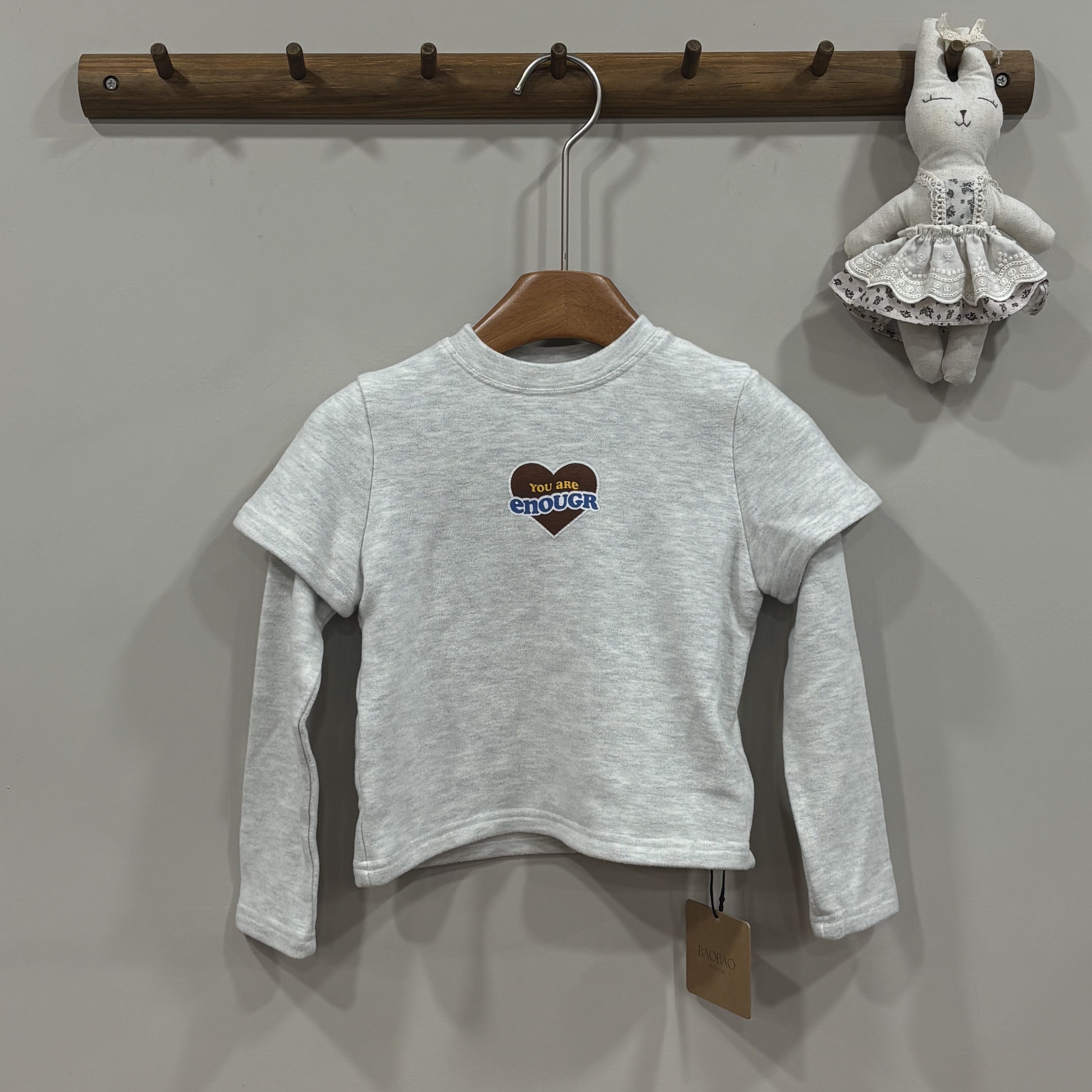 A03946假兩件字母愛心上衣