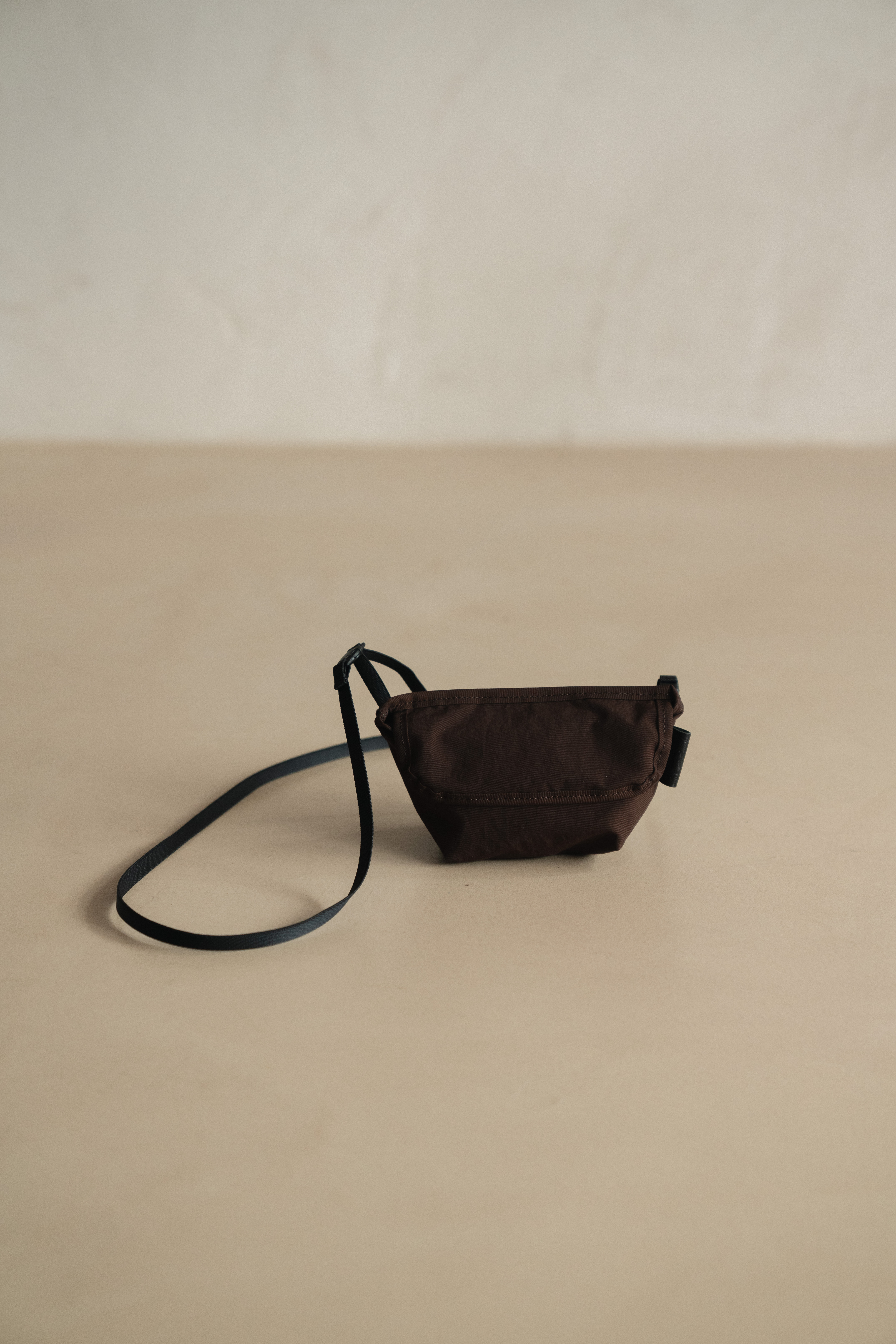 AMIACALVA EXCLUSIVE FOR GROOVY PORTABLE MESSNEGER NC CLOTH 709Z