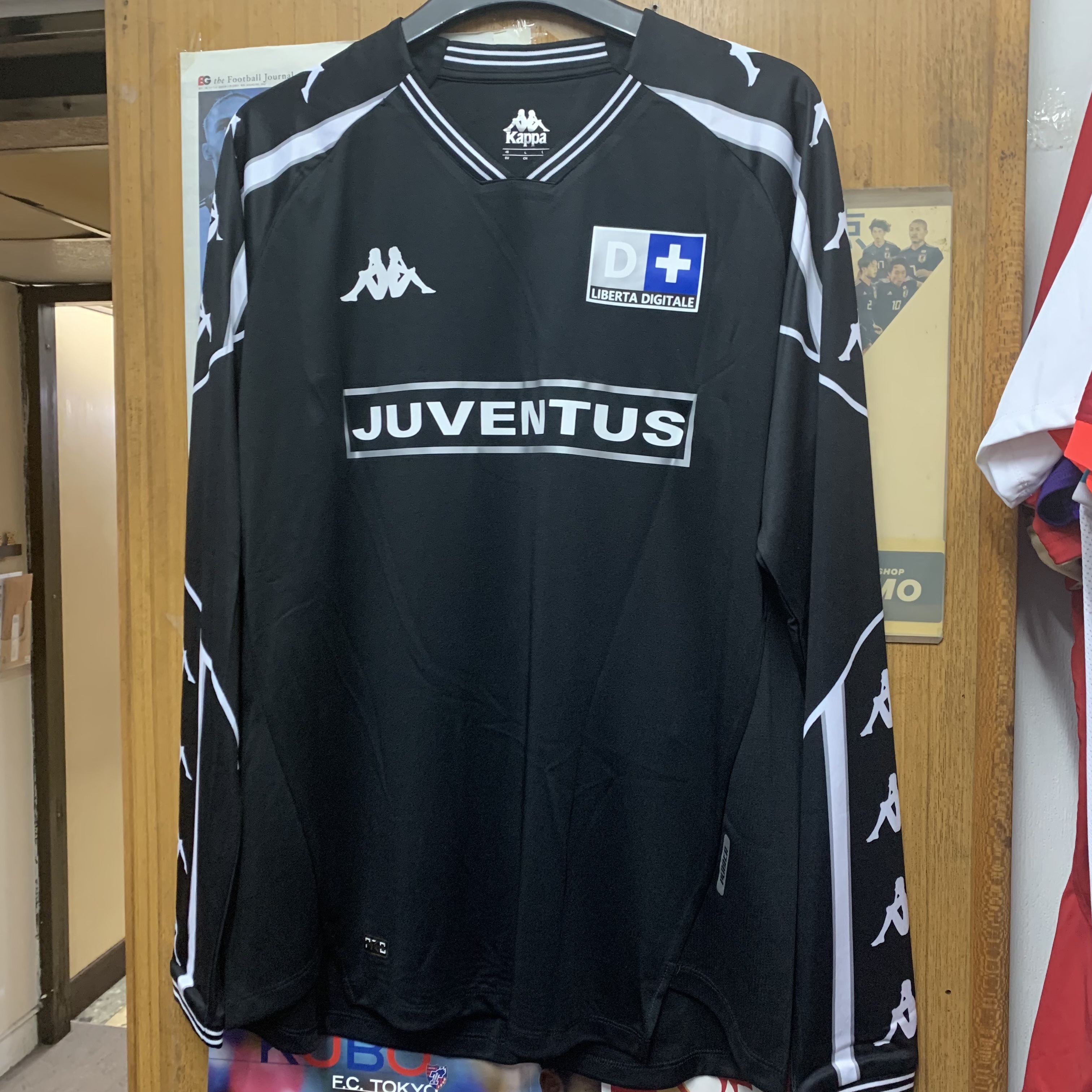 1998 Kappa Juventus Retro Training Long Sleeve Top with Sponsor - Black