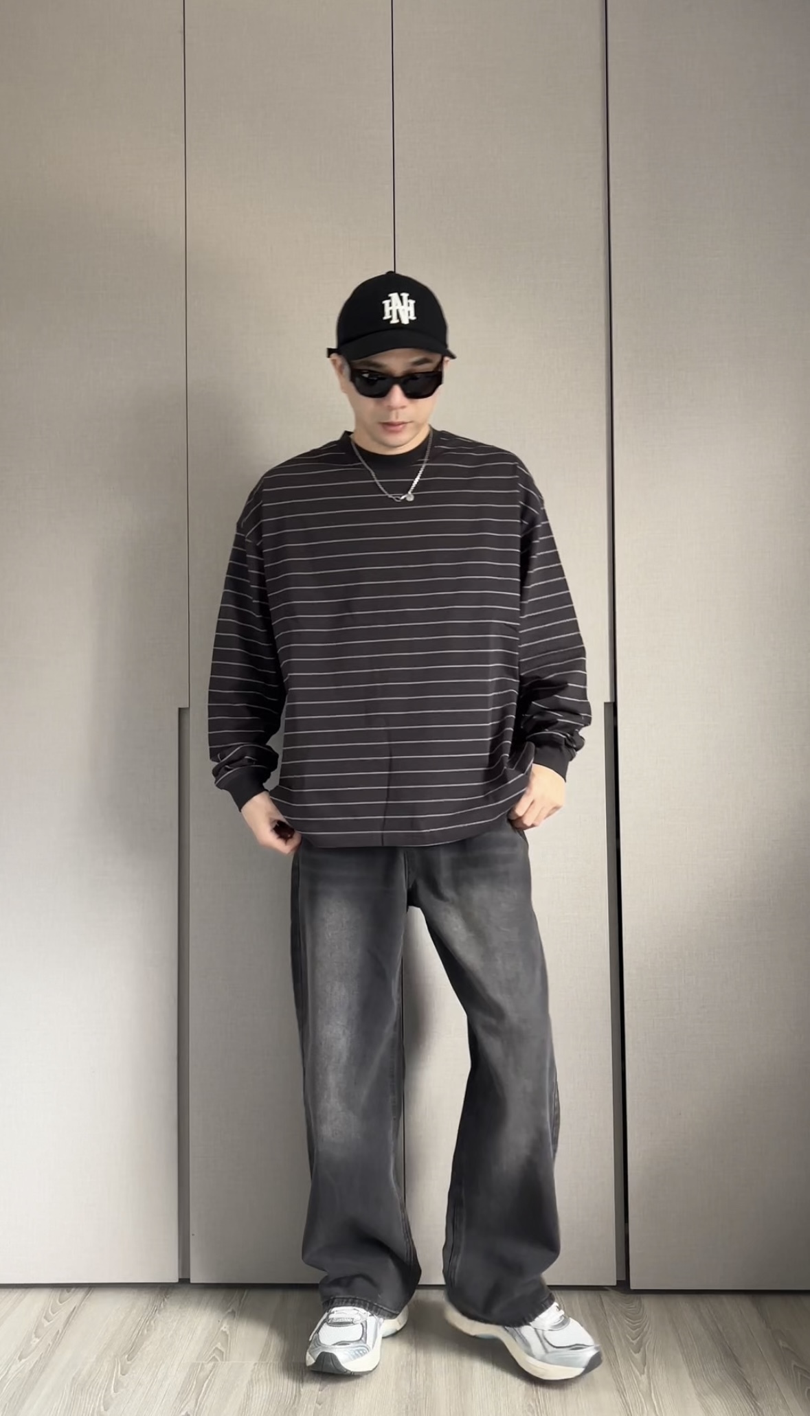 水洗牛仔直筒褲