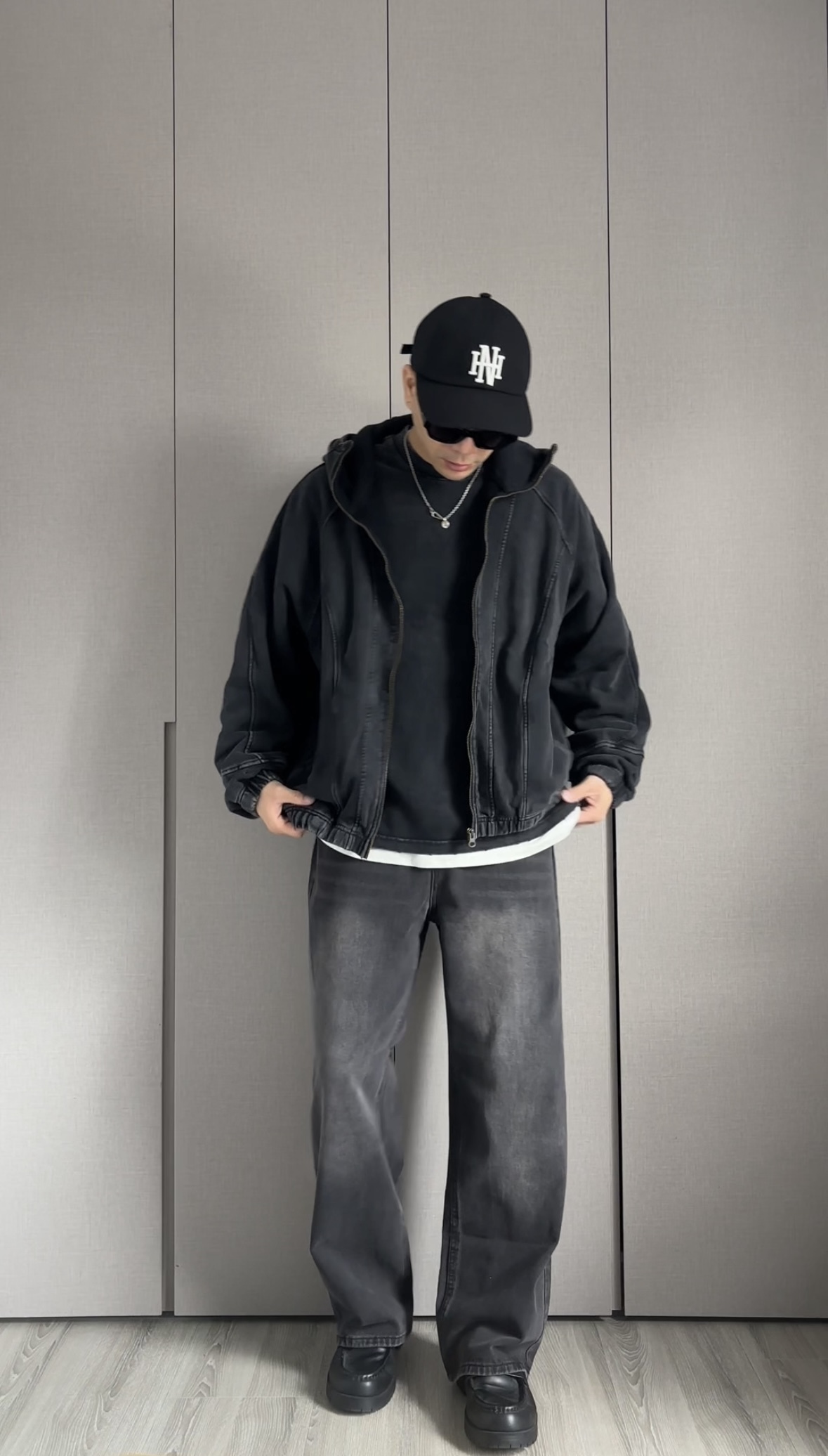 水洗牛仔直筒褲