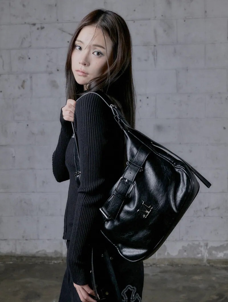 <🇰🇷韓國連線>MUCENT 金屬Logo腰帶皮革單肩包 蠟皮 亮皮 腋下包 手提包