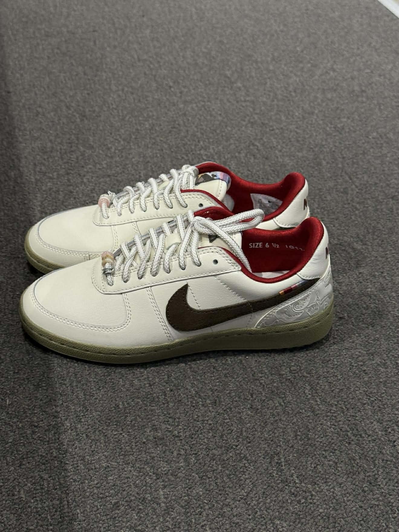 NIKE W FIELD GENERAL CNY 白棕紅 馬年 新年 刺繡 祥雲 復古 足球 休閒鞋 IQ1144-022