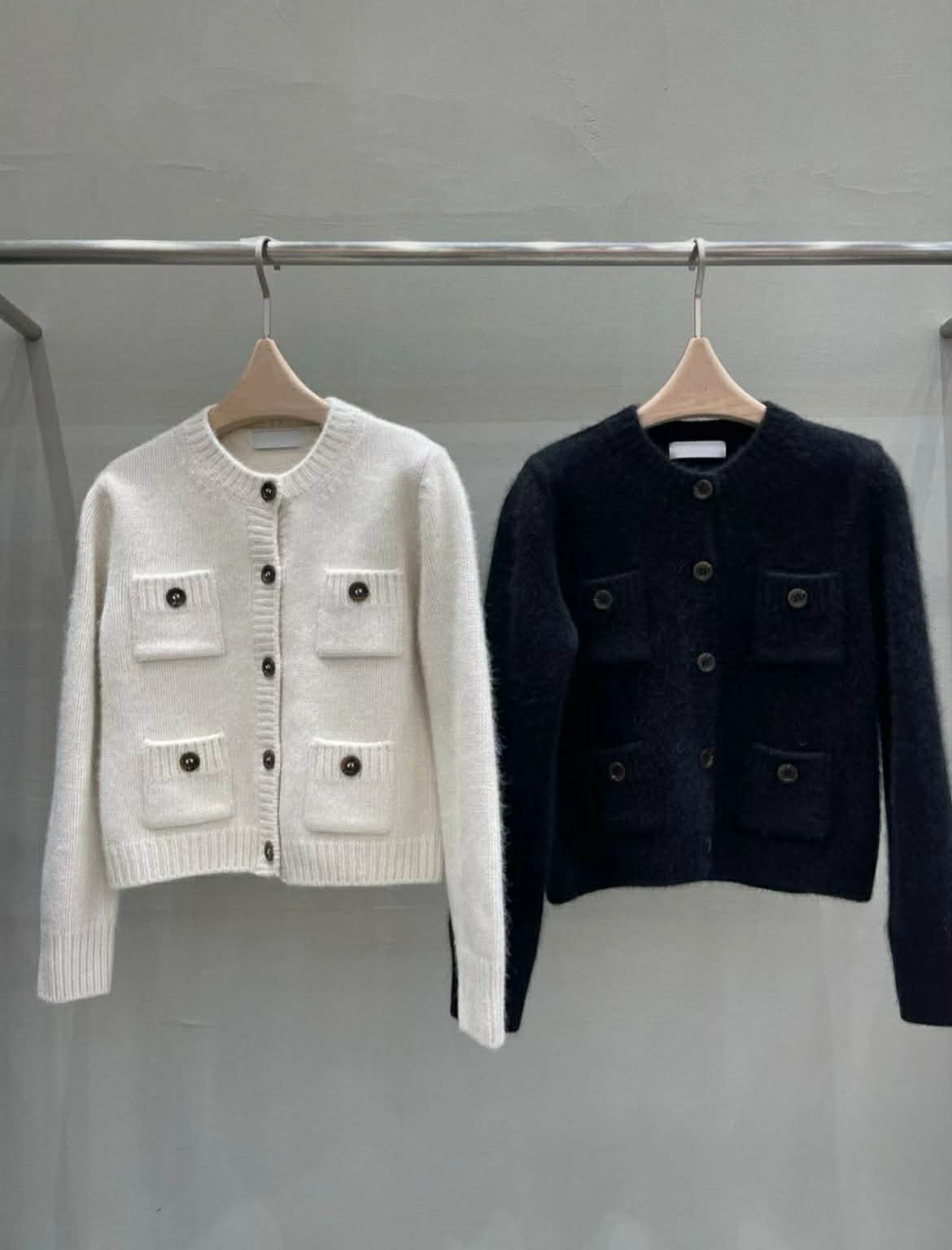 FN26 經典小香風狐狸毛口袋針織開襟衫