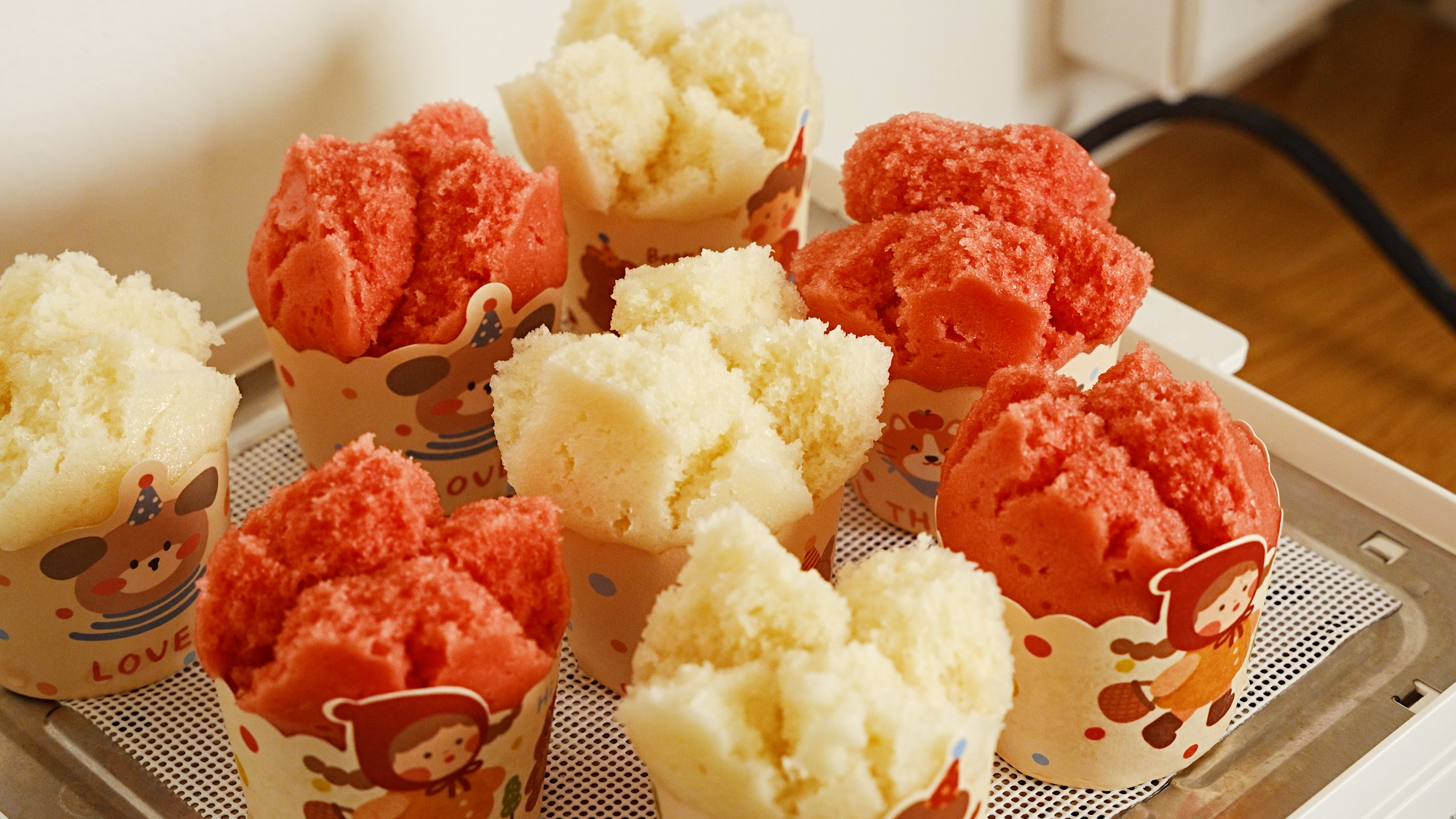 “焙日紅白發糕粉做五行發糕”