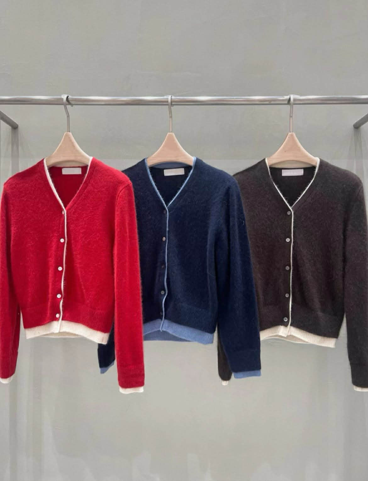 FN27 狐狸毛拼色V領針織開襟衫