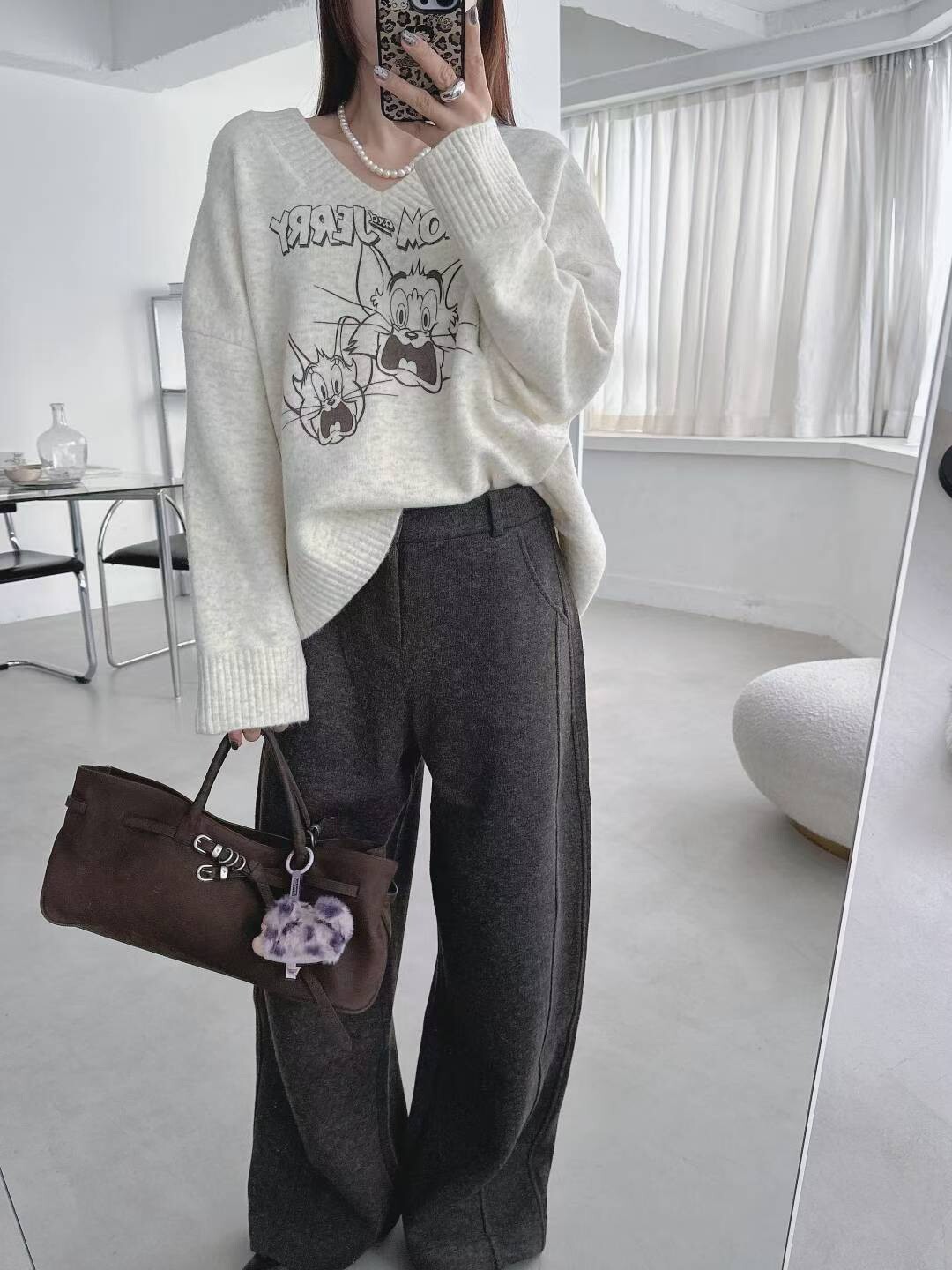 湯姆貓圖V領毛衣