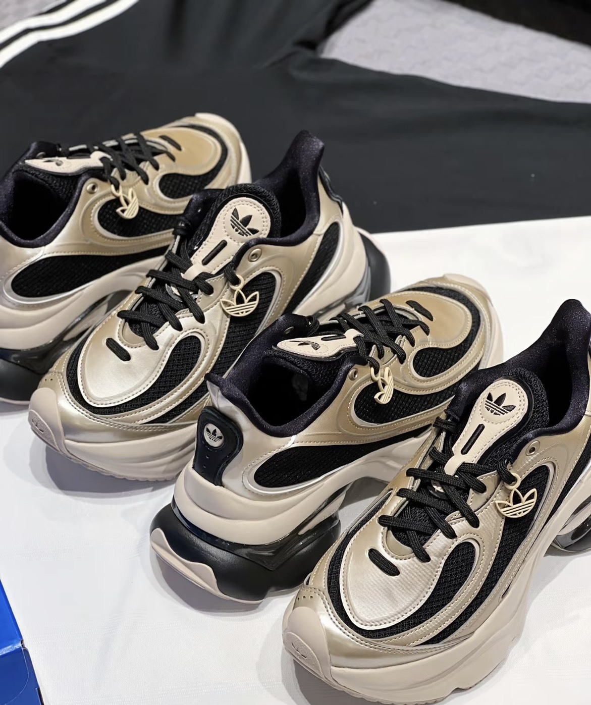 【預購】Adidas Ozvenuz  香檳金 黑金 蝴蝶鞋 增高 厚底 宋雨琦同款 女鞋 KI0583