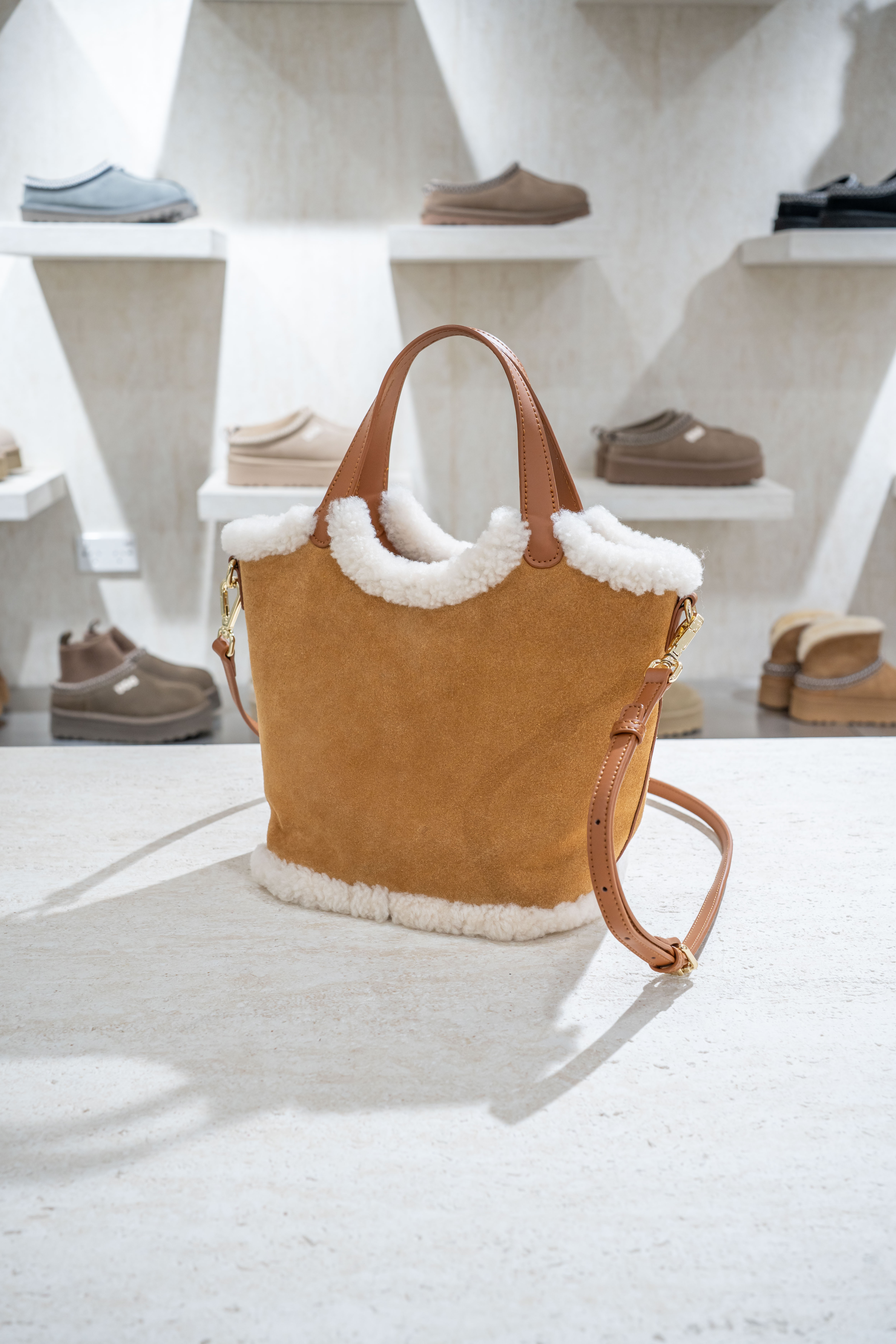 UGG Ozlana Logo-Lettering Tote Bag