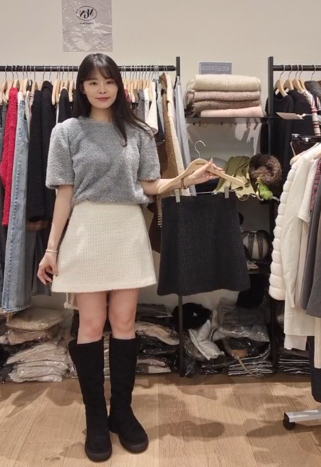 MN5306 格子毛毛後橡筋短裙