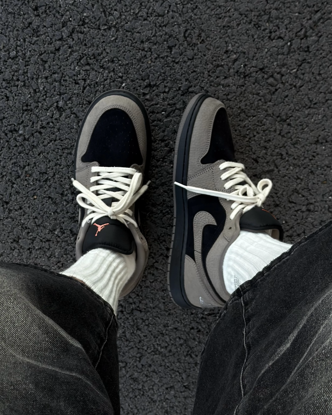 Nike Air Jordan 1 Low SE "Olive Grey" 黑灰棕 摩卡 倒勾平替 低筒休閒鞋 男鞋