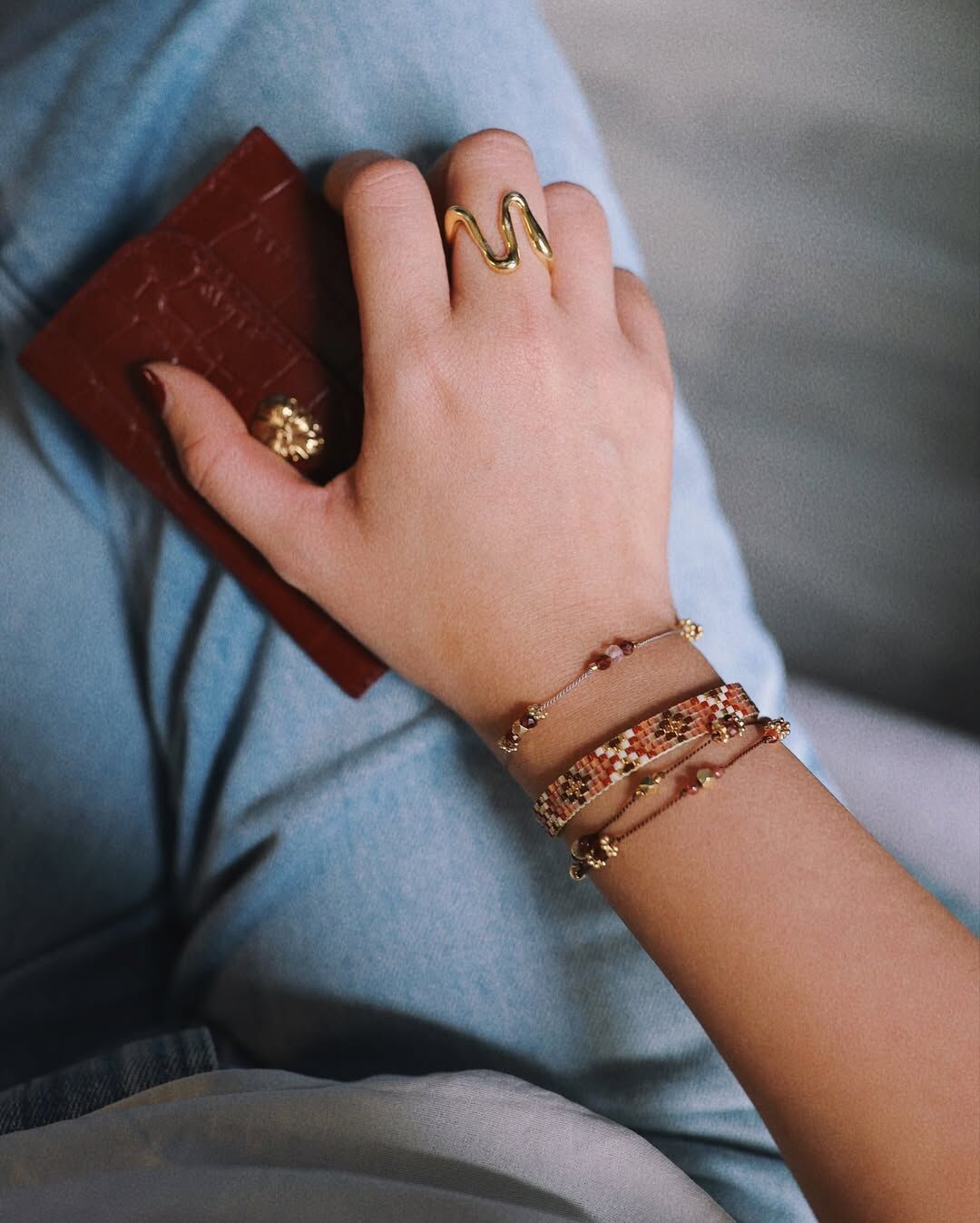 溫醇酒紅 | 寬帶串珠編織手鍊