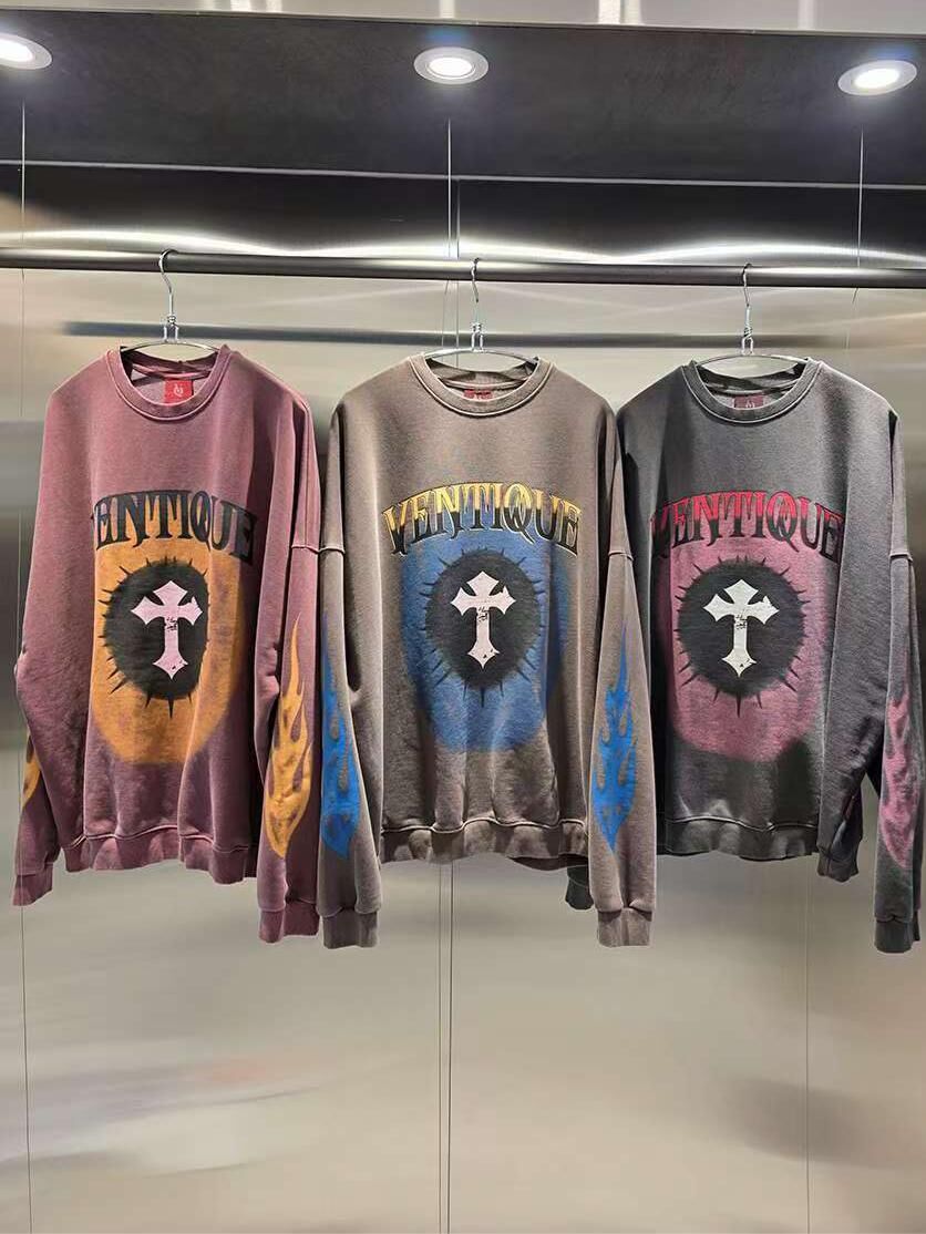 洗水英文字圖案衛衣 VENTIQUE-083T