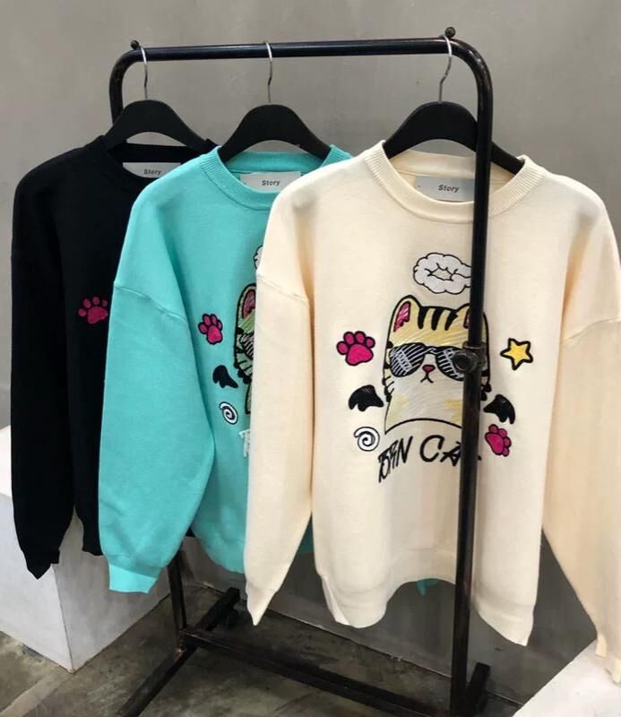 貓仔圖案英文字衛衣 BARON-221T