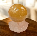 1230pa04-開運-桃花人緣陣方解石(5cm)連粉晶蓮花座(3高x6cm闊) (可經師傅開光)（A4）