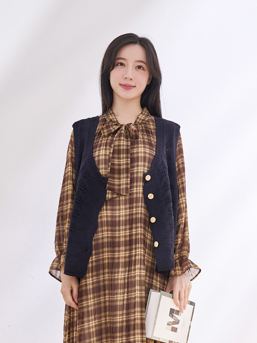 簍空挑洞織紋排釦背心壓褶格紋長洋裝組合