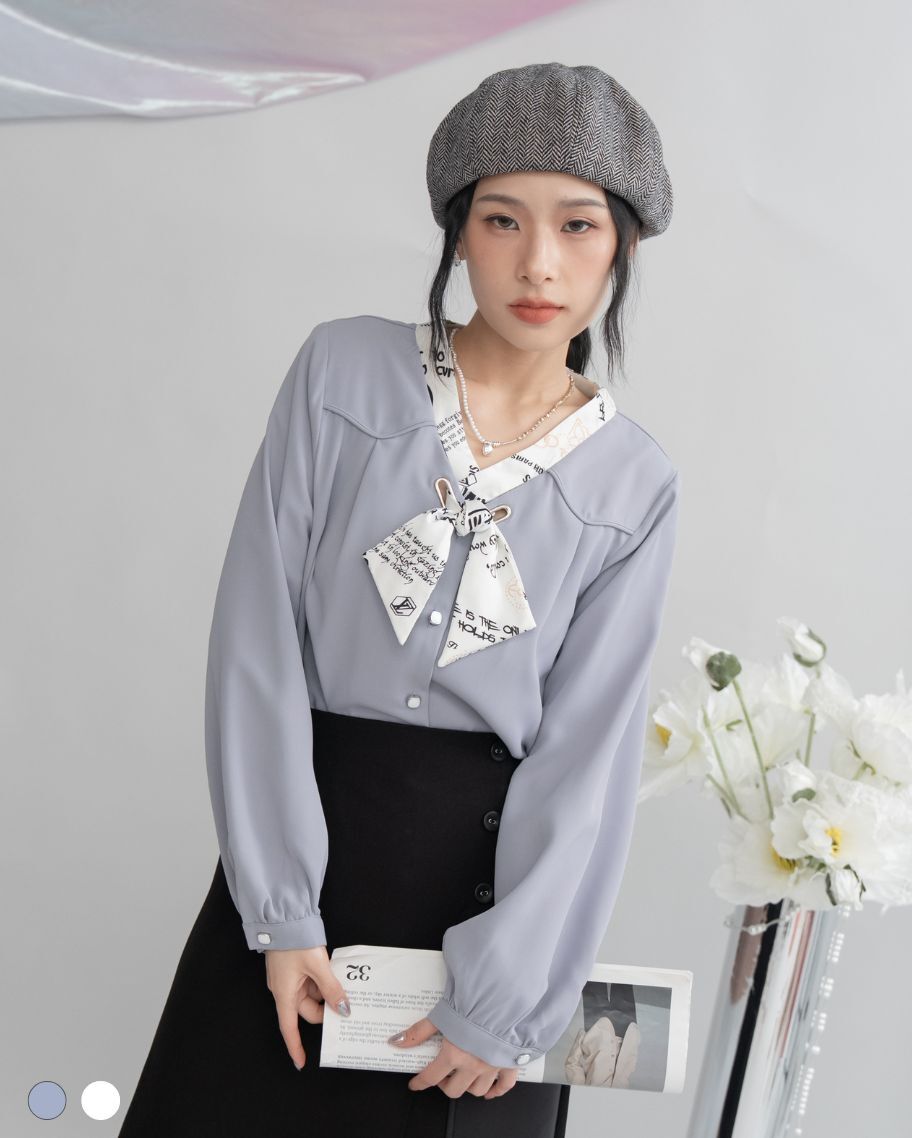 字母印花領巾V領上衣