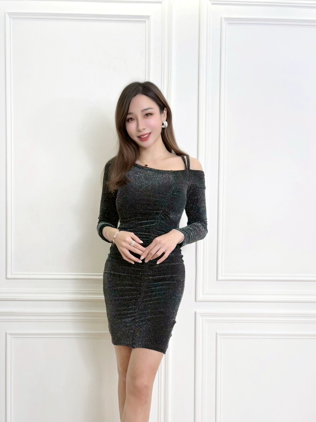 繁星點點!細鑽斜肩雙肩帶彈性洋裝