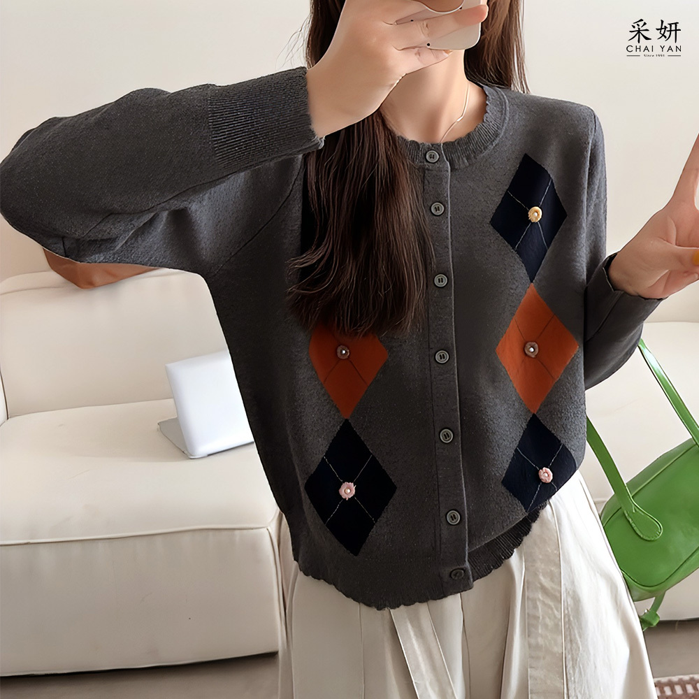 菱形跳色圓排扣厚針織長袖上衣