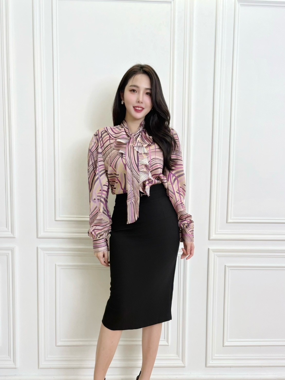 線條荷葉領巾長袖上衣