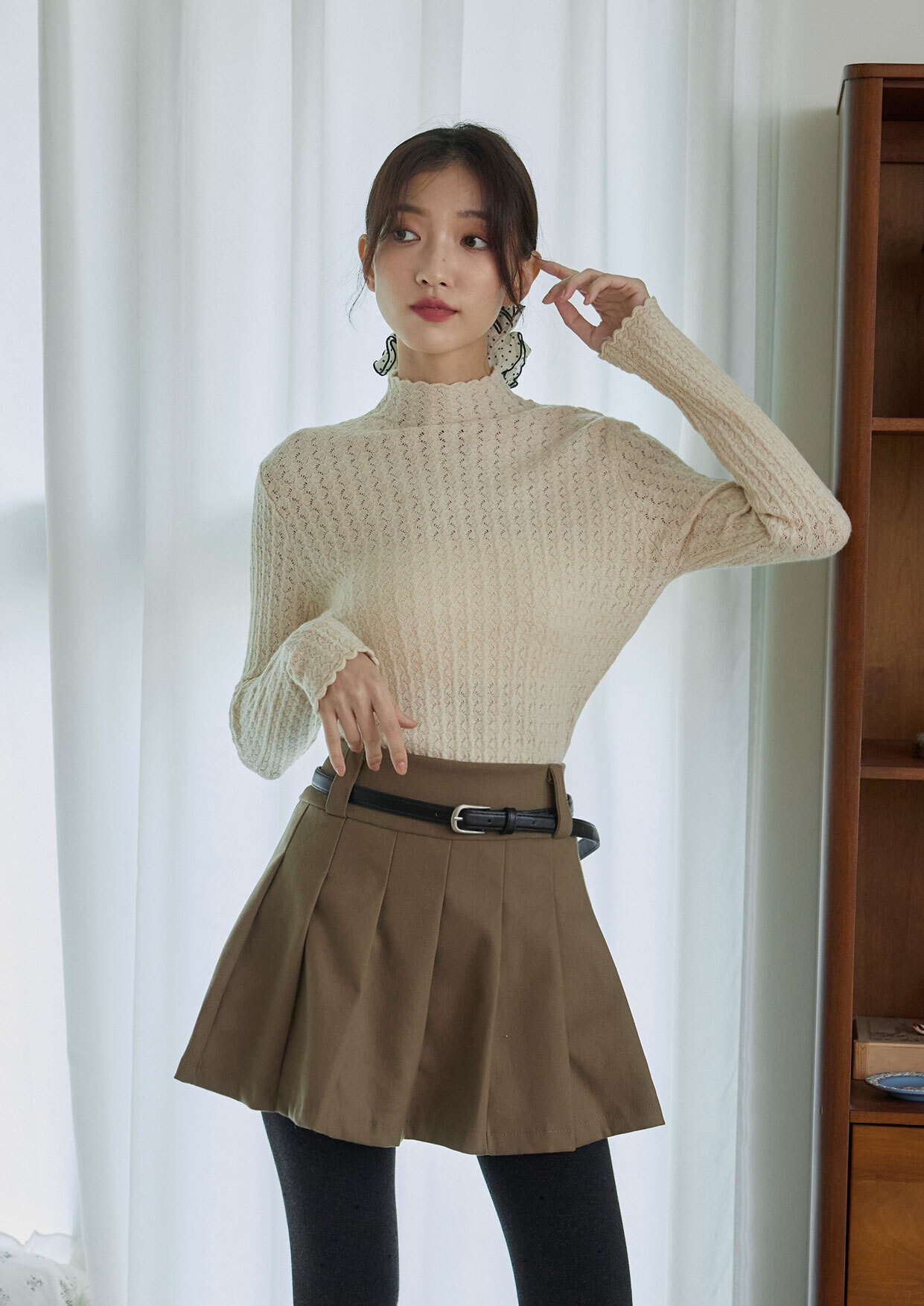 氣質壓花高領內搭上衣