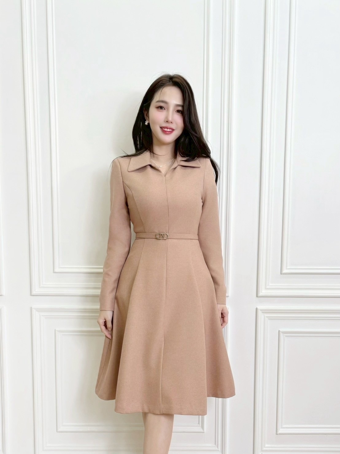 素面翻領金腰帶傘洋