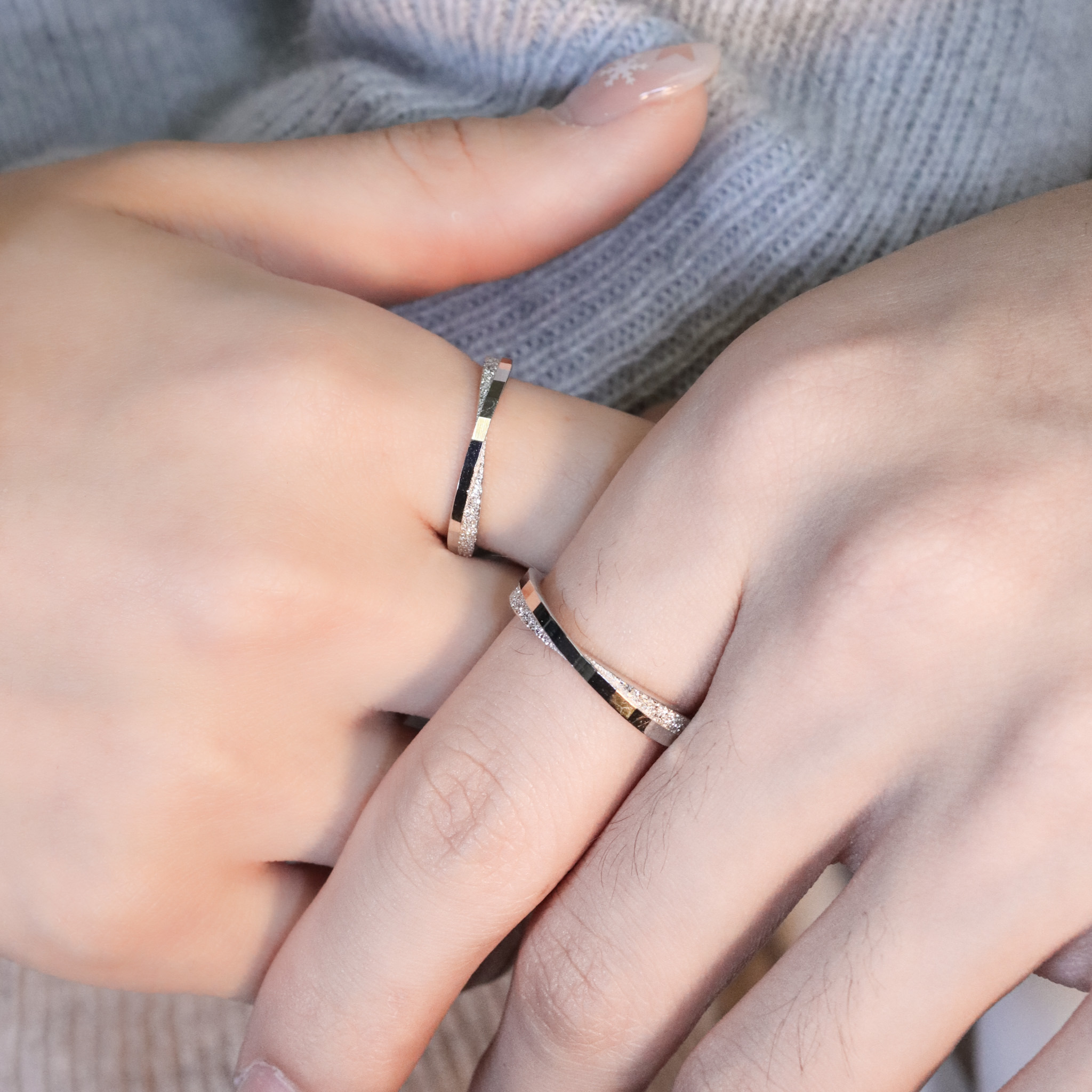 | 925純銀・ 厚鍍白金 | 遇見彼此情侶戒指（男款/女款） | RI1000 |