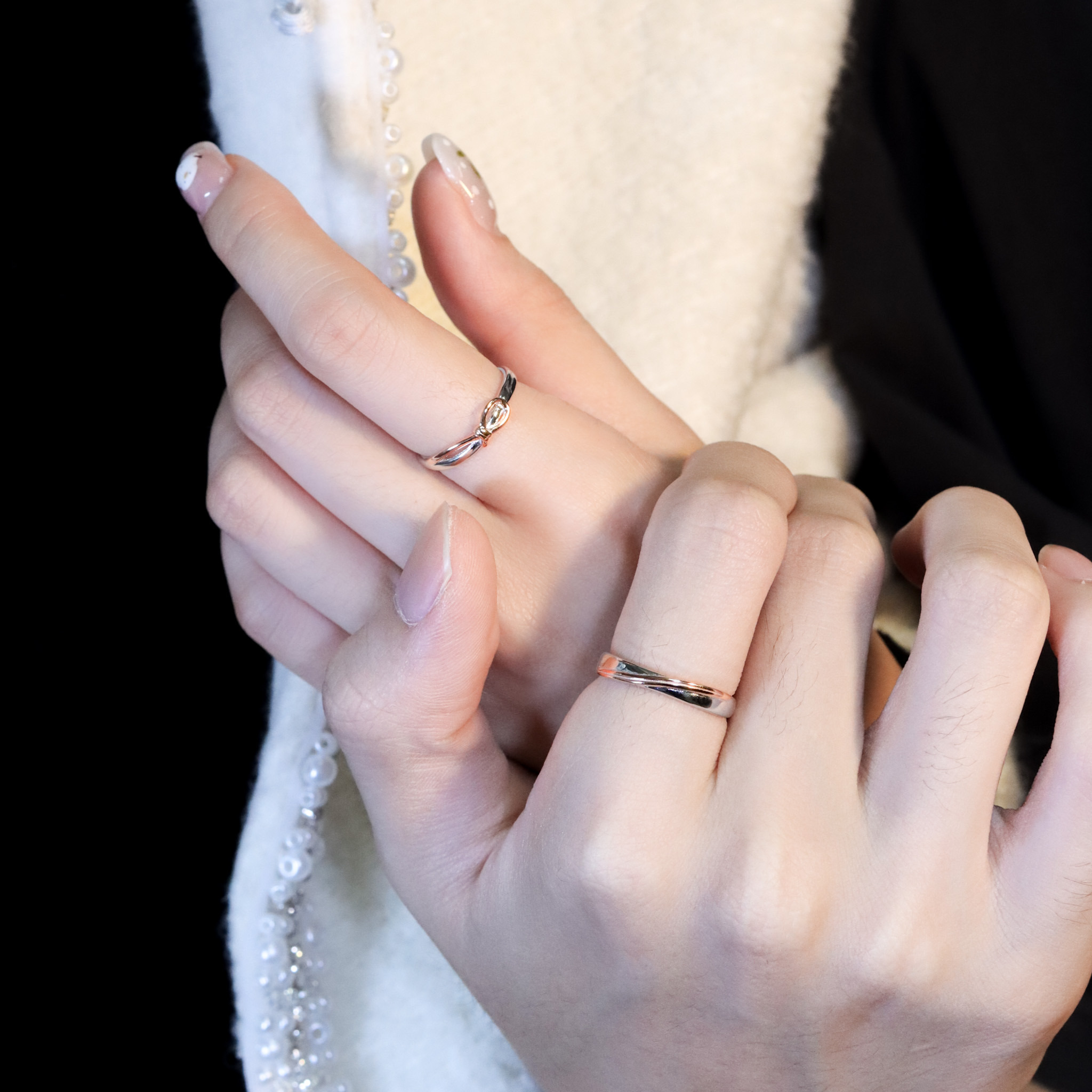 | 999足銀・ 白金・ 玫瑰金 | 愛意心願結情侶戒指  | RI0953 |