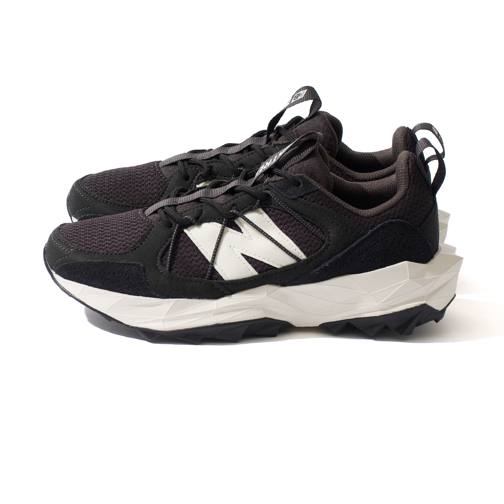 New Balance Tektrel 女鞋 黑白色 寬楦 緩震 戶外 越野 運動 慢跑鞋 WTTTRSCK
