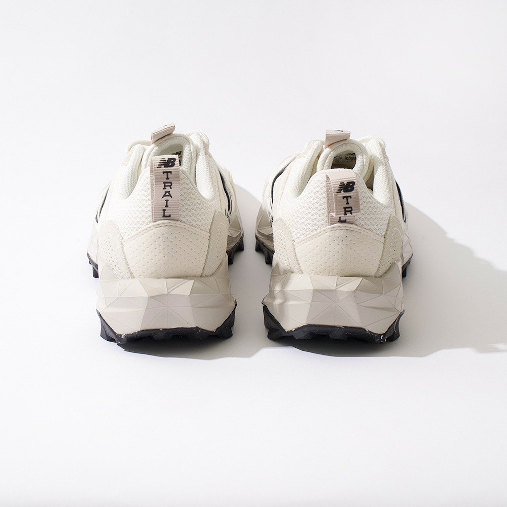 New Balance Tektrel 男鞋 白灰黑色 寬楦 緩震 戶外 越野 運動鞋 MTTTRSCC