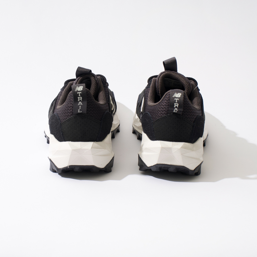 New Balance Tektrel 女鞋 黑白色 寬楦 緩震 戶外 越野 運動 慢跑鞋 WTTTRSCK
