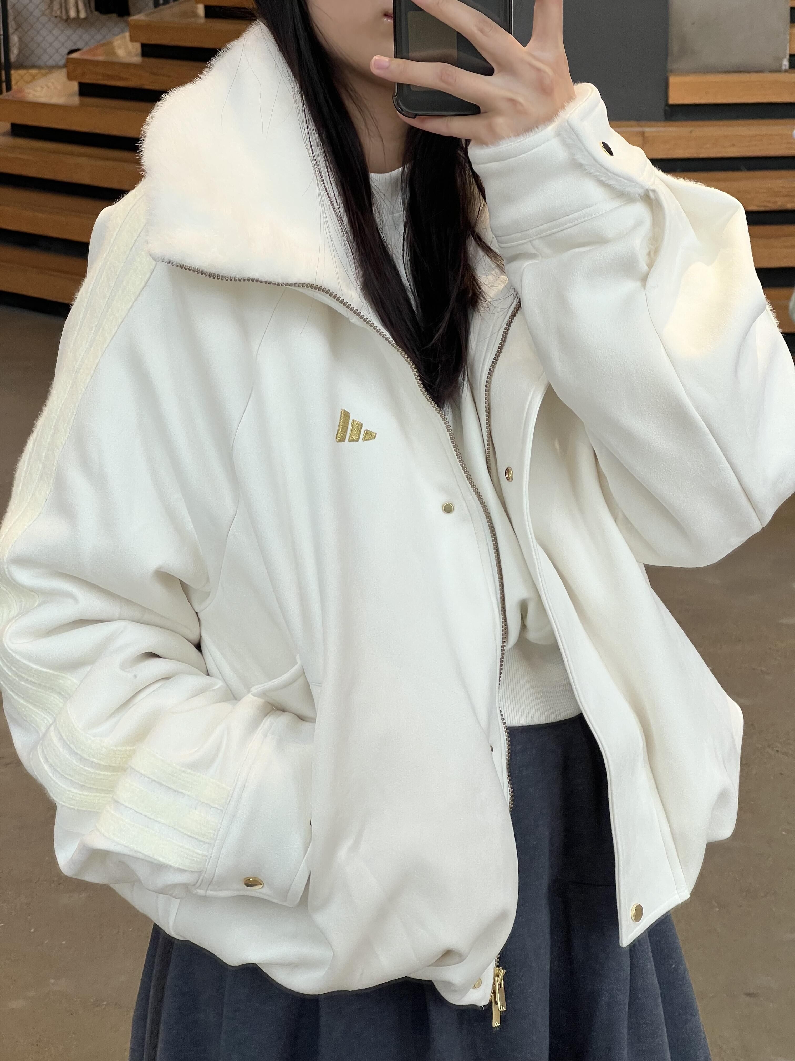 本週限時接單!! Adidas Originals CNY 馬年限定 絨毛高領外套 短版 防風外套 奶白色 女款 /預購