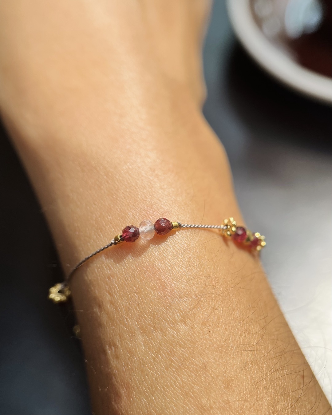 石榴石蠶絲手鍊 | 寶石手鍊