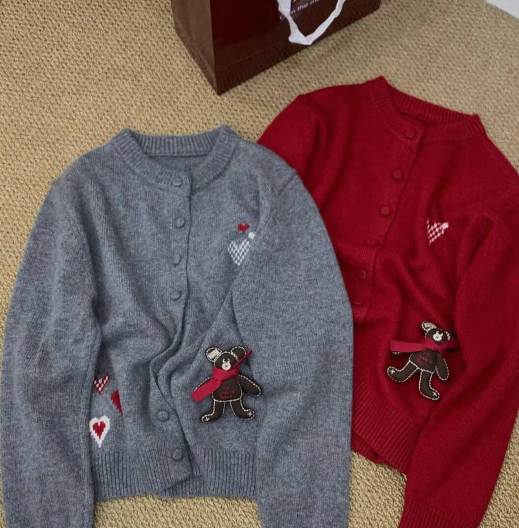 B4041-刺繡愛心可愛熊針織外套