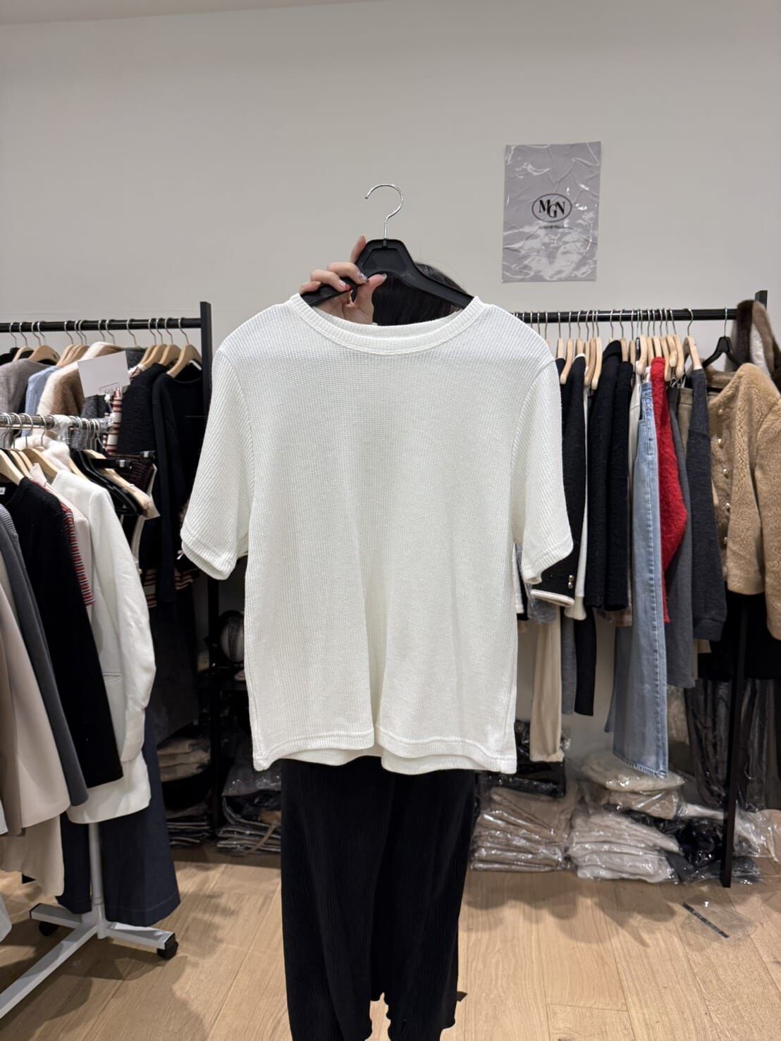 MN4906 基礎好穿白色Tee *特價* (優惠碼同充值購物金不適用)