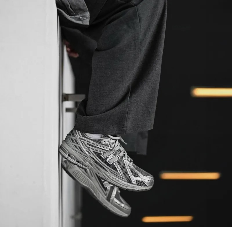 Men's New Balance M1906R Sneakers