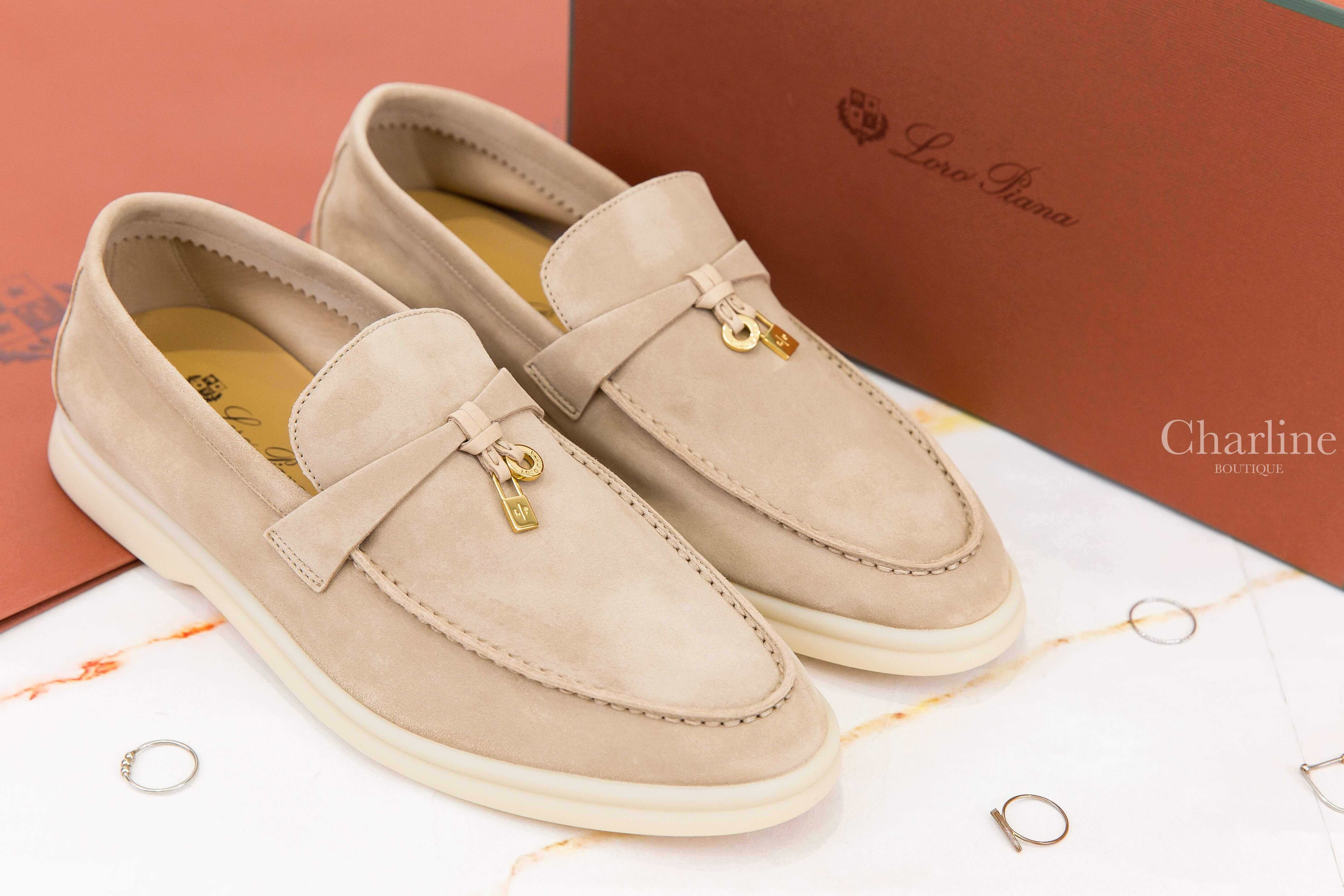 Loro Piana Summer Charms Walk Loafer 砂岩色金色墜飾柔軟麂皮步行樂福鞋-Charline Boutique 精品代購