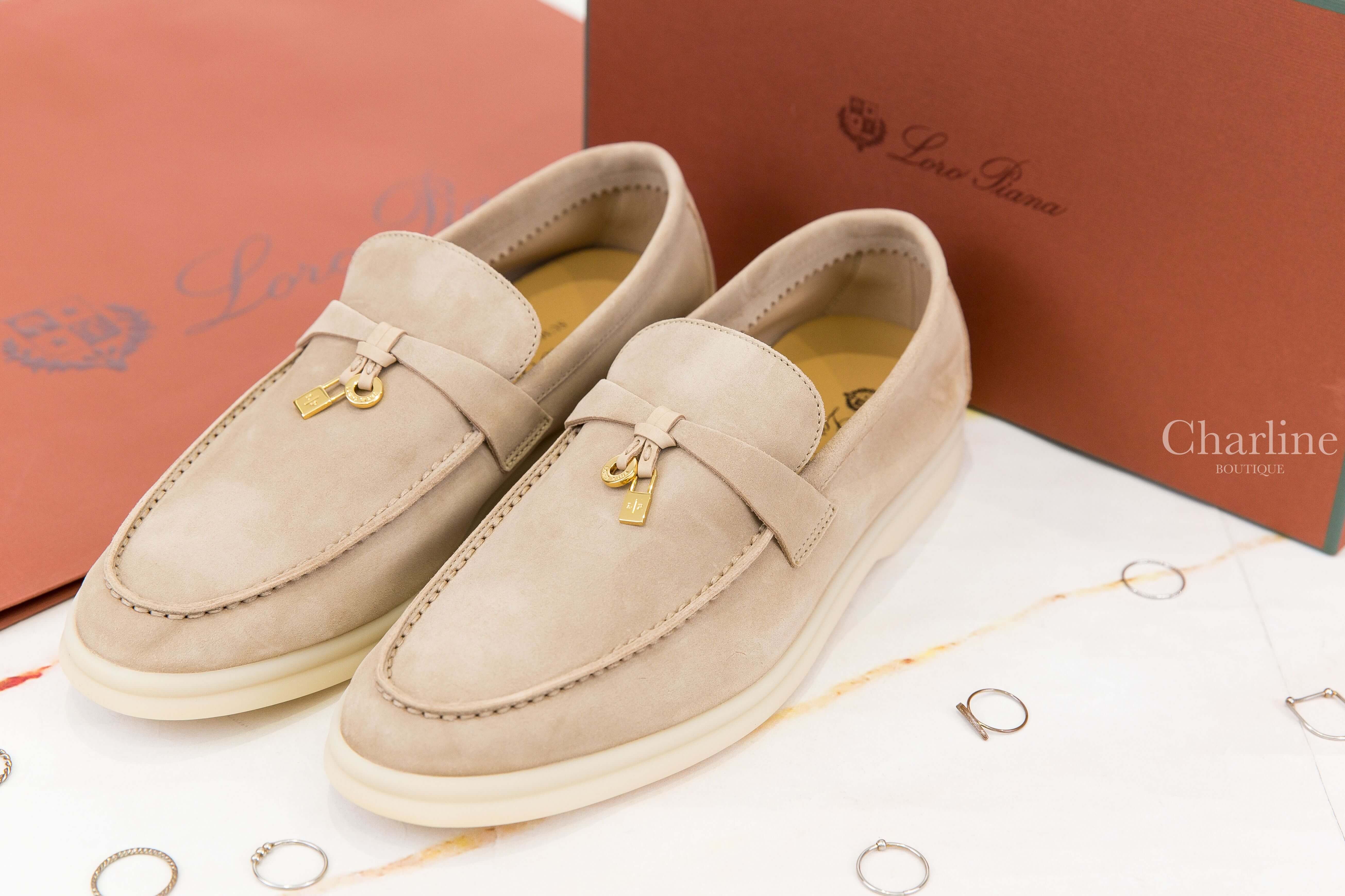 Loro Piana Summer Charms Walk Loafer 砂岩色金色墜飾柔軟麂皮步行樂福鞋-Charline Boutique 精品代購