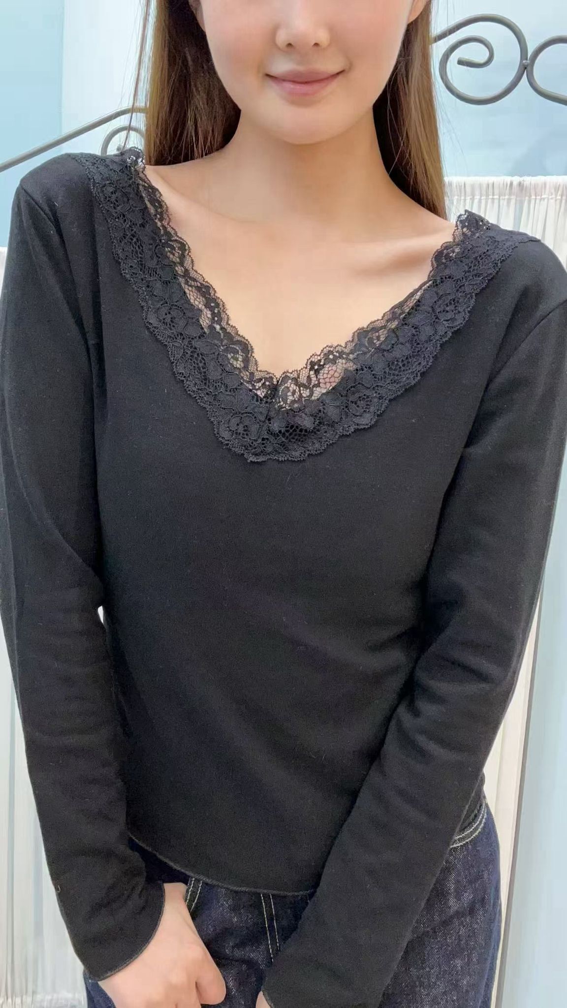 簿絨V領lace邊打底