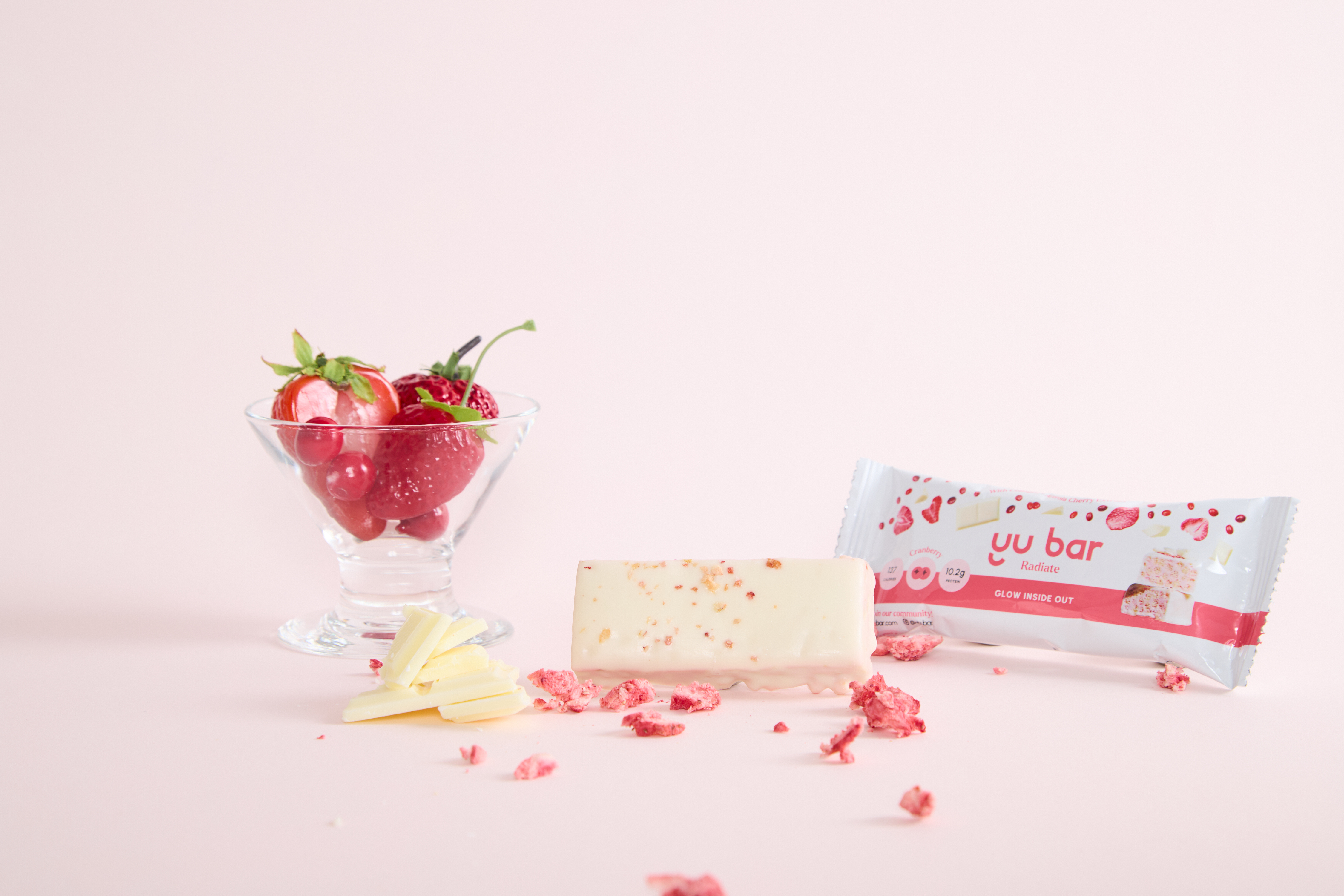 Yu Bar 蔓越莓機能蛋白棒將天然維他命 C 融入點心裡,一根就補足 100% 每日建議攝取量