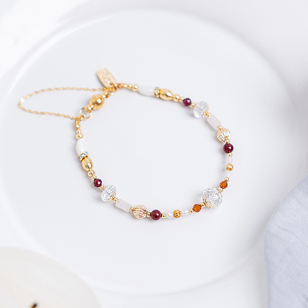守護石 • 一月誕生石 – 石榴石 – 手鍊