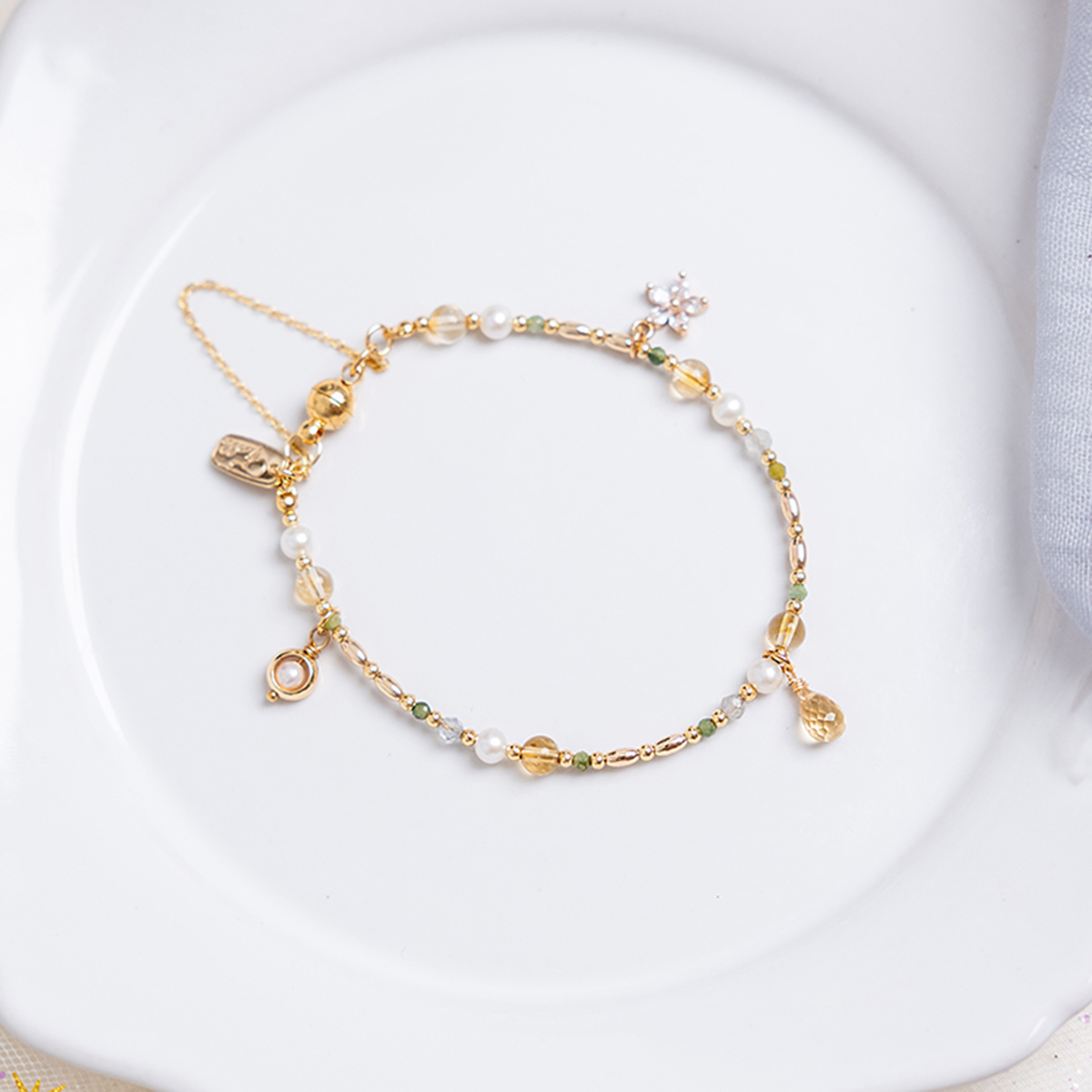 守護花 • 摩羯座 • 水仙花 – 黃水晶 – 手鍊