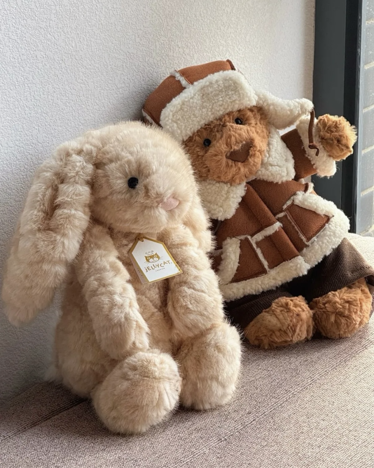 JELLYCAT 洛杉磯限定 巴賽羅熊 金標奶油邦尼兔 毛茸茸手套 圍巾熱可可 薑餅屋