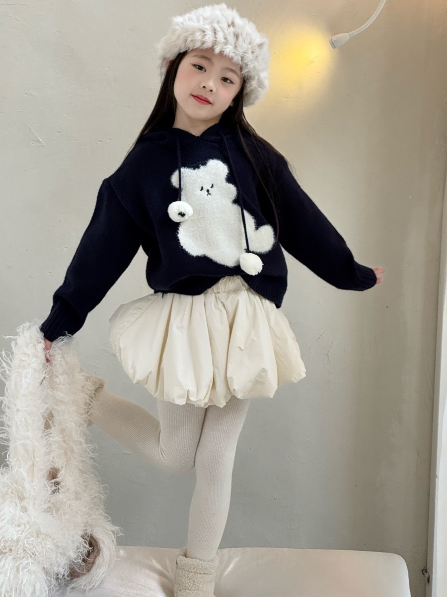 熊熊毛球抽繩連帽毛衣