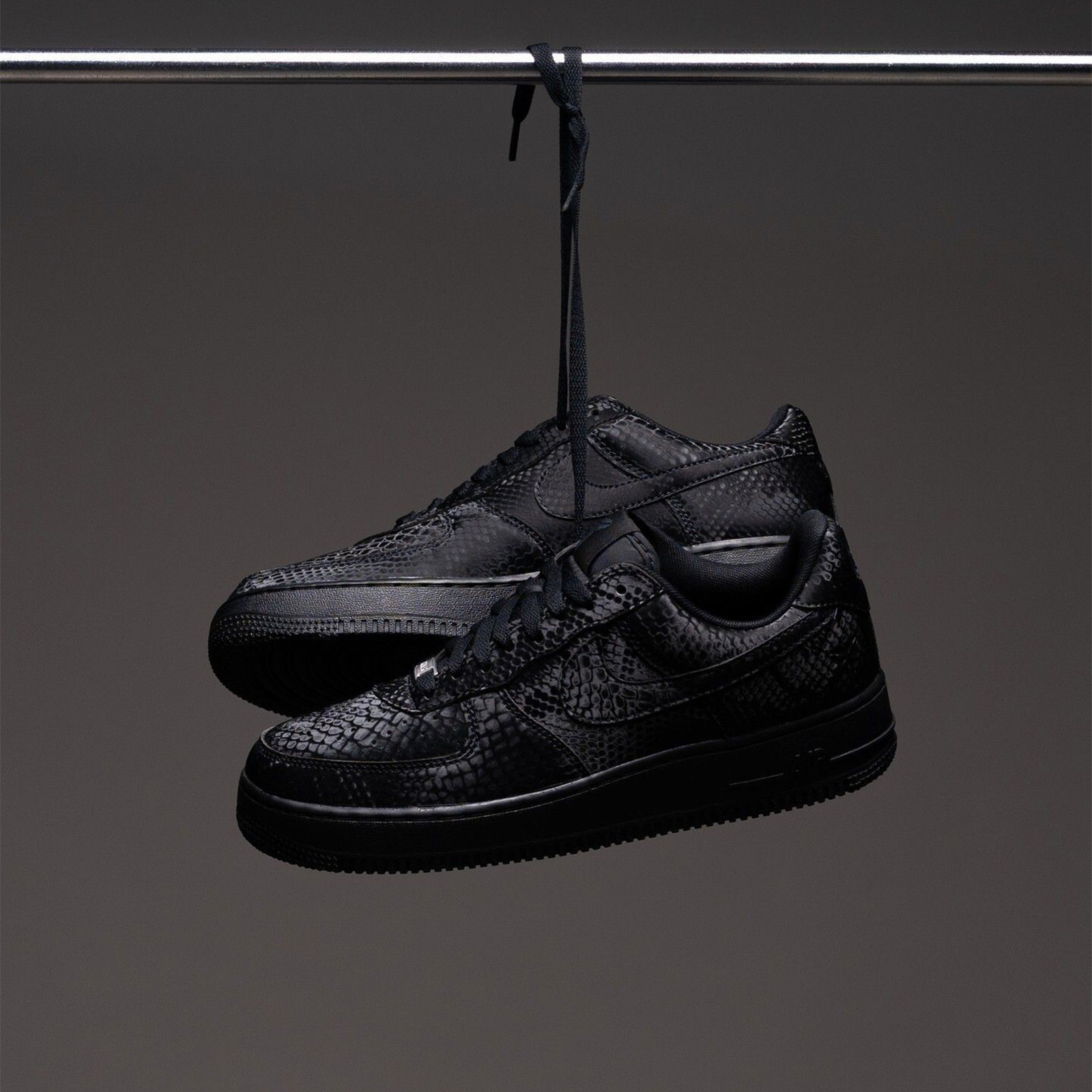 Kobe Bryant x Nike Air Force 1 Low ''Forever Black'' 黑蛇紋 黑魂蛇麟 黑曼巴 聯名款 IB0018-003