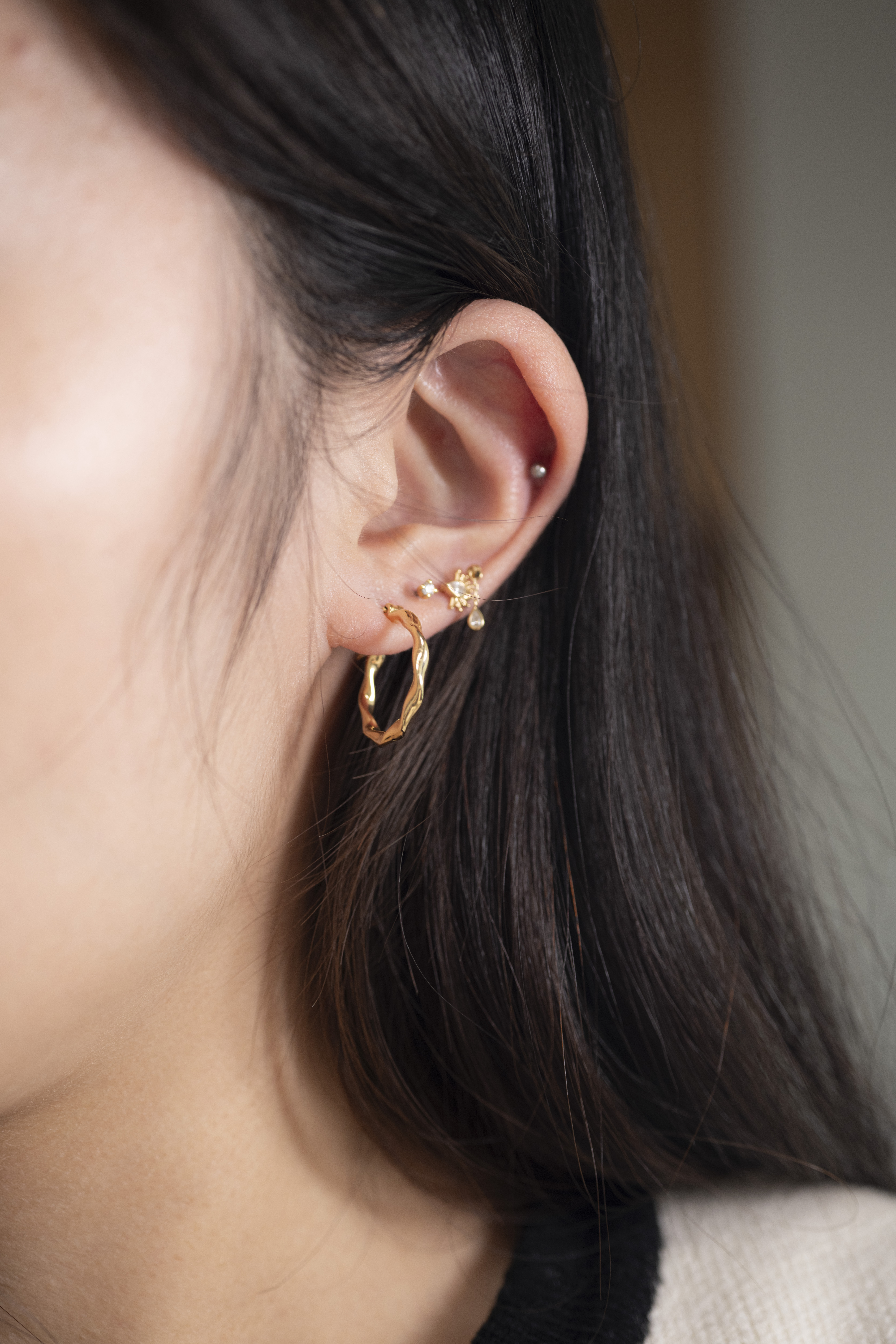 18k Twistie Hoop Earring