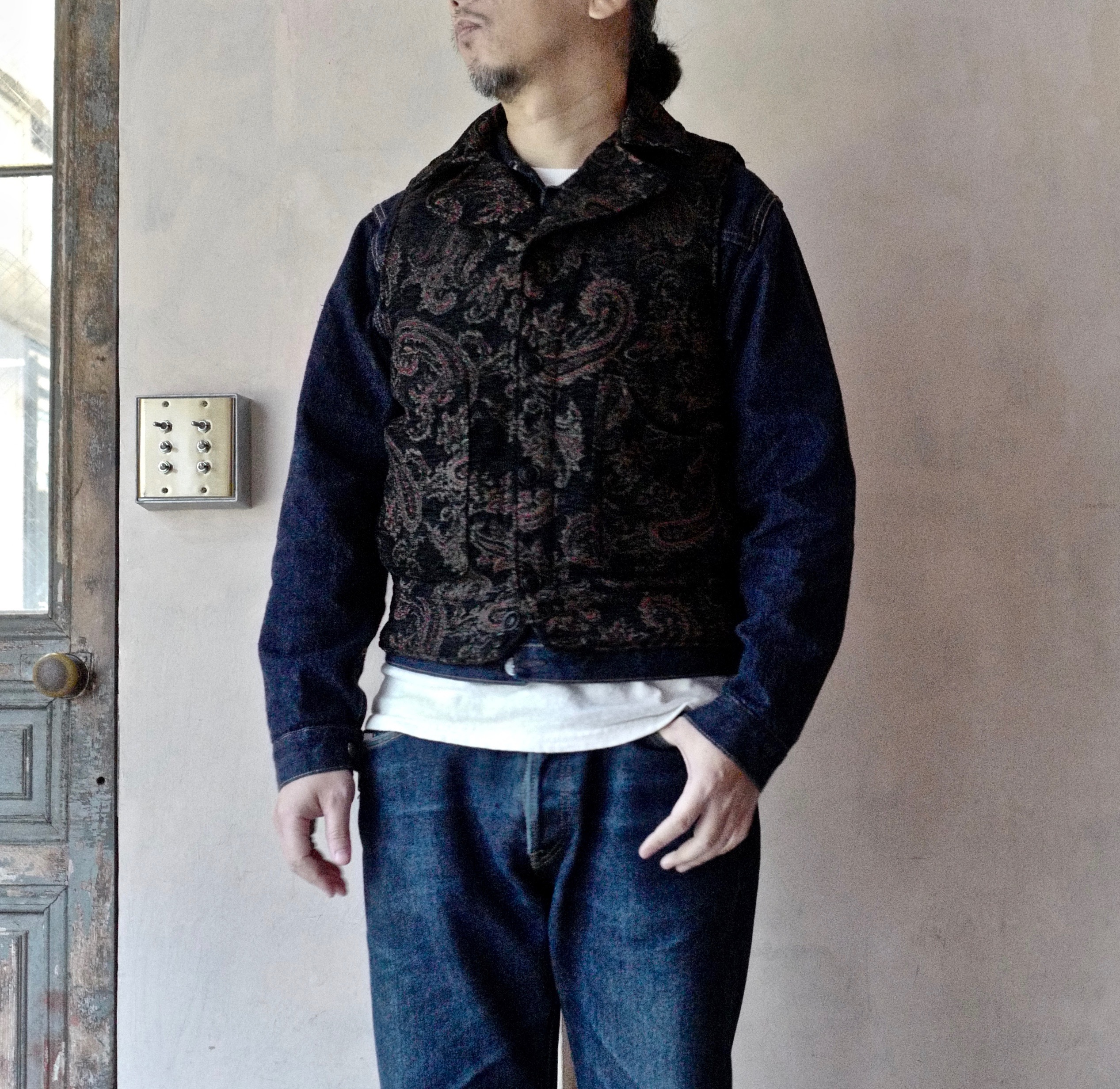 Black Sign 1930s Chenille Weave Wichita Vest  / Shiny Crow